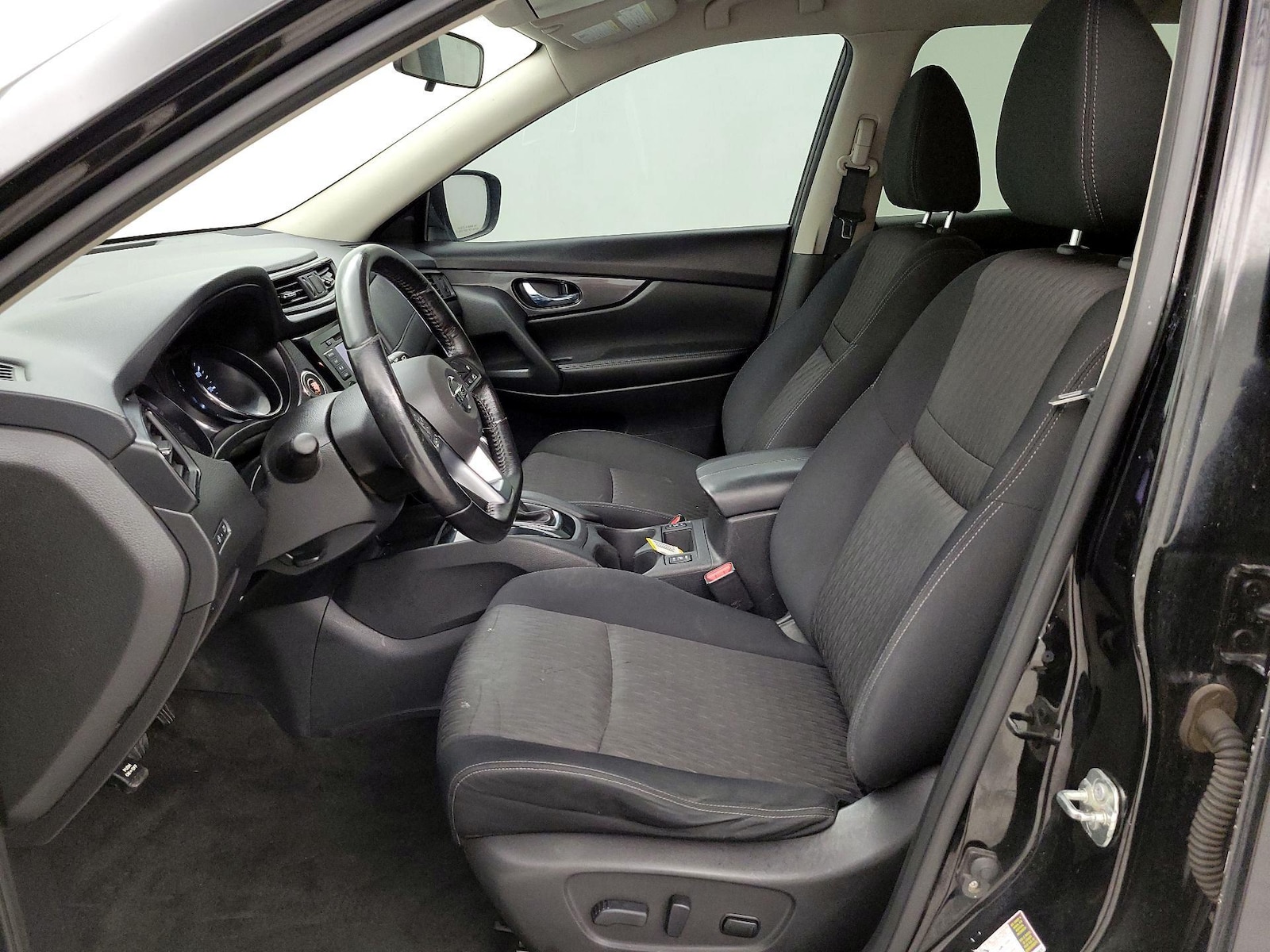 2018 Nissan Rogue SV - Photo 13