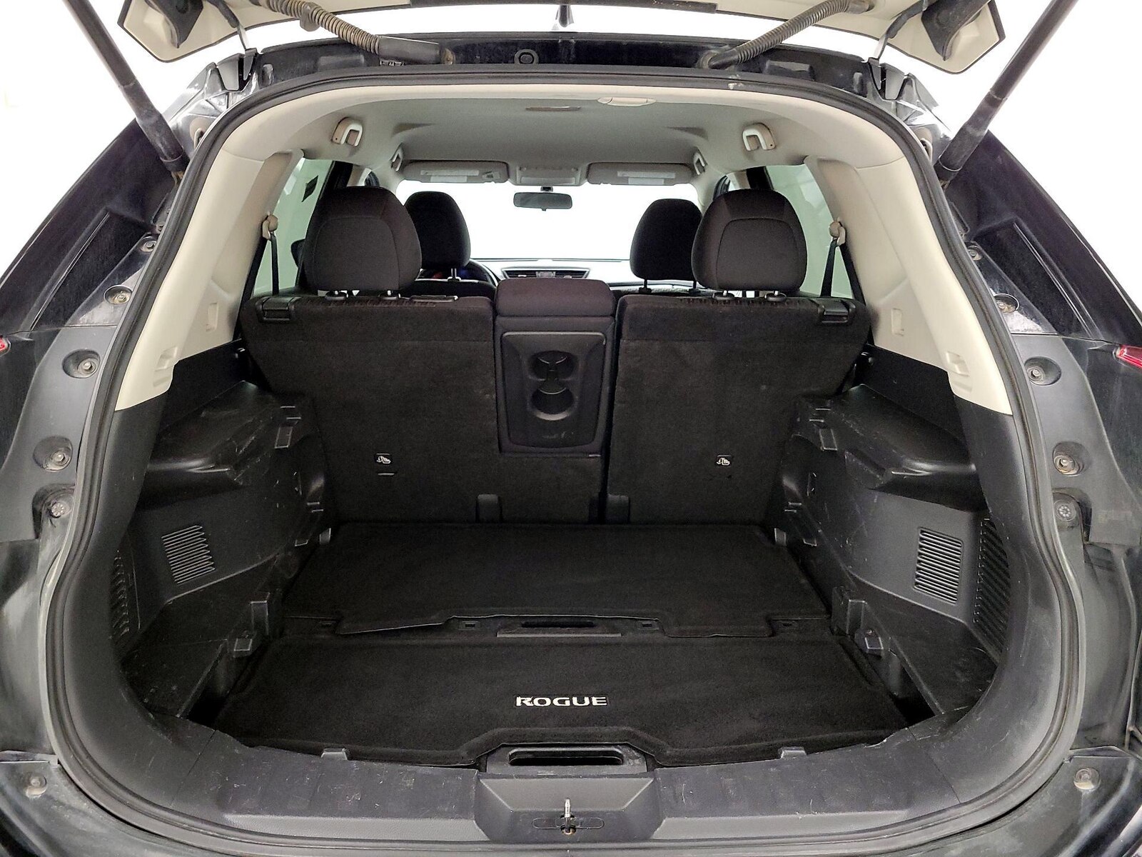 2018 Nissan Rogue SV - Photo 23