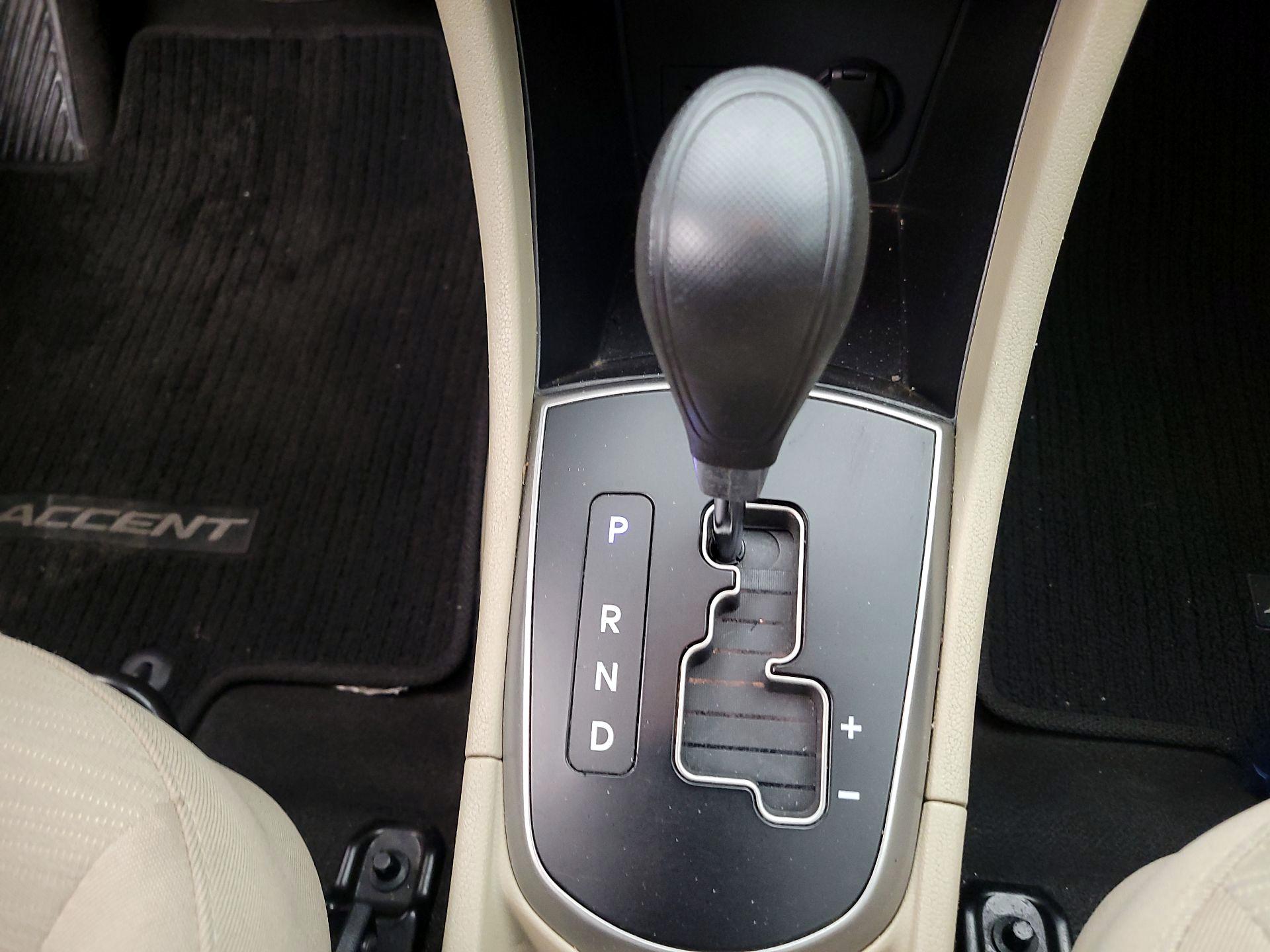 Thumbnail: 2017 Hyundai Accent - 16