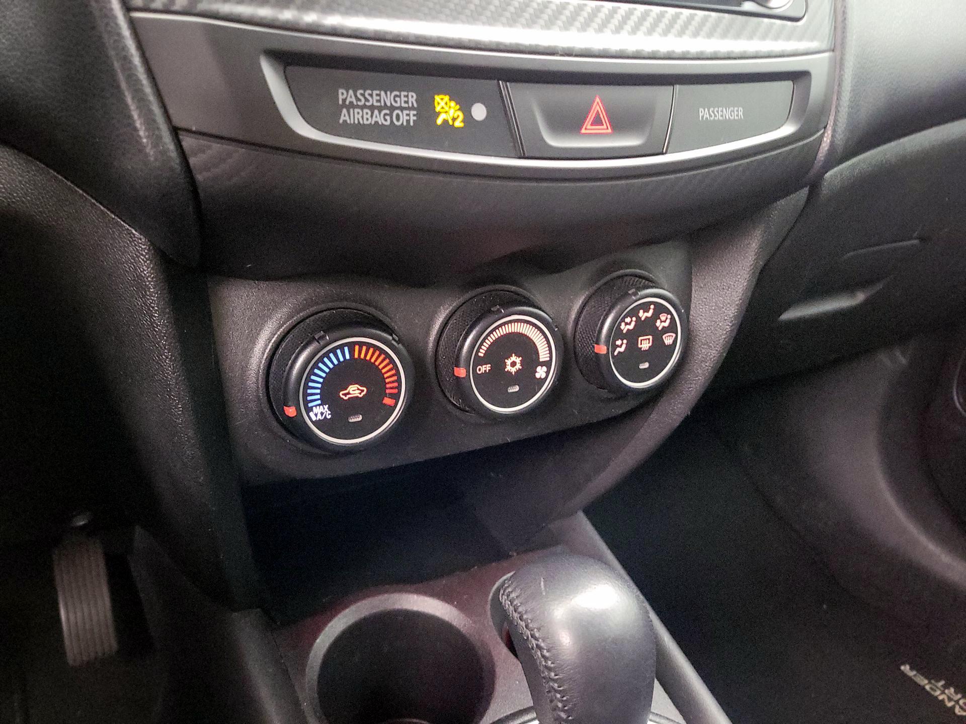 Thumbnail: 2015 Mitsubishi Outlander Sport - 15