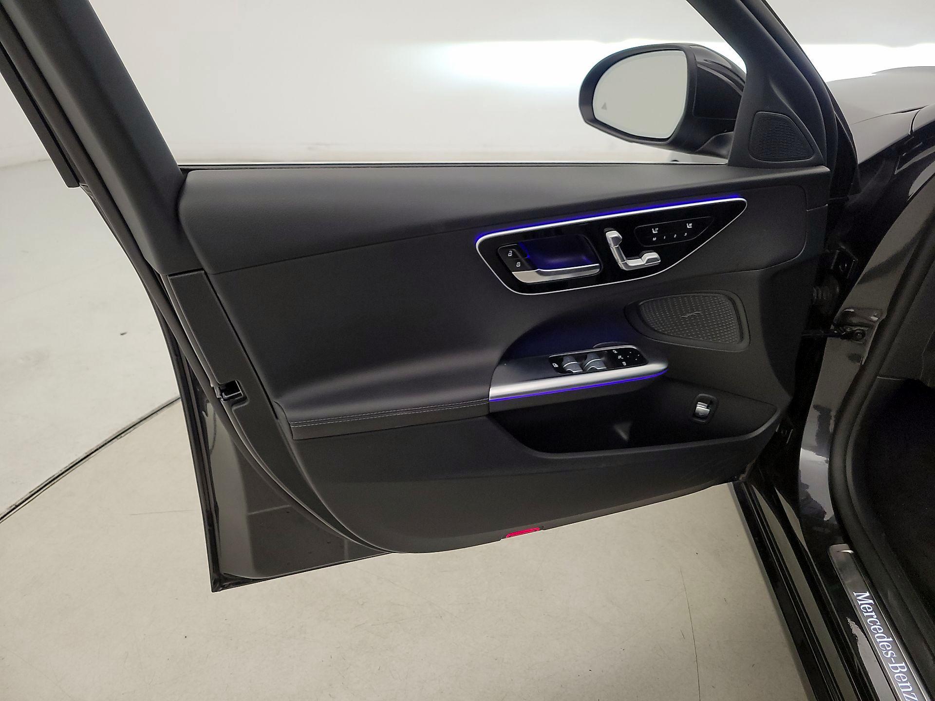 Thumbnail: 2022 Mercedes-Benz C-Class - 12