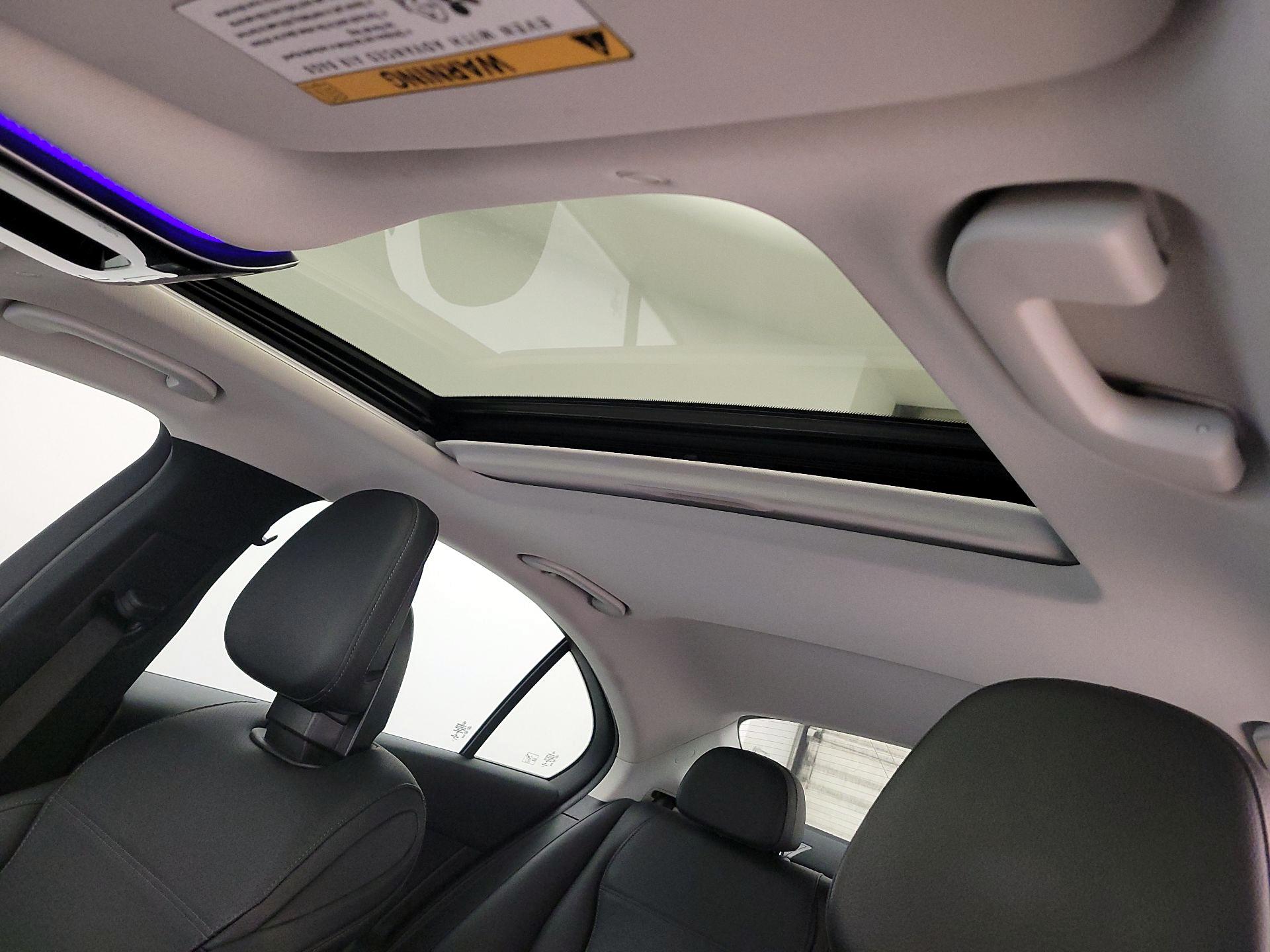 Thumbnail: 2022 Mercedes-Benz C-Class - 19