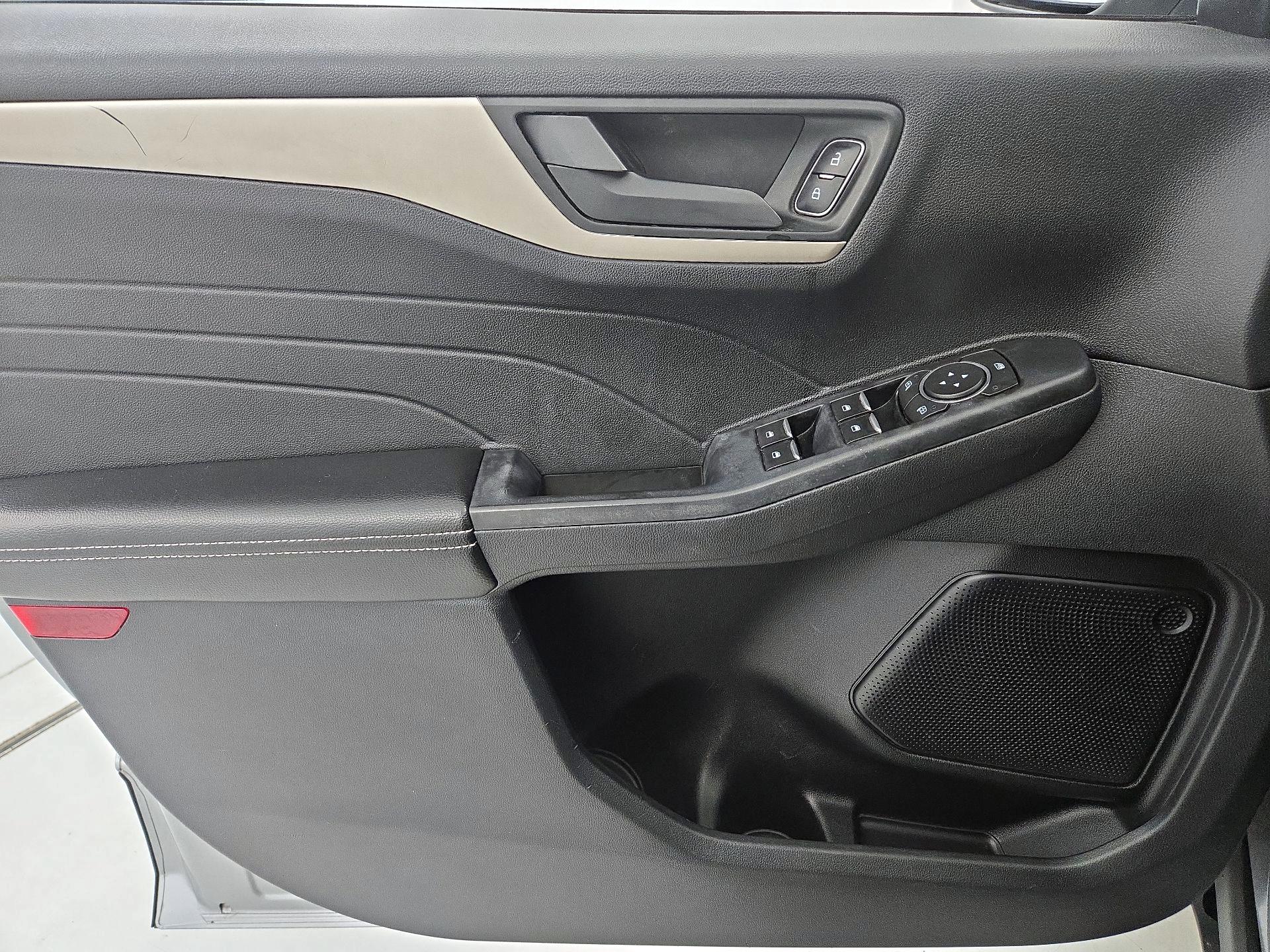 Thumbnail: 2022 Ford Escape - 12