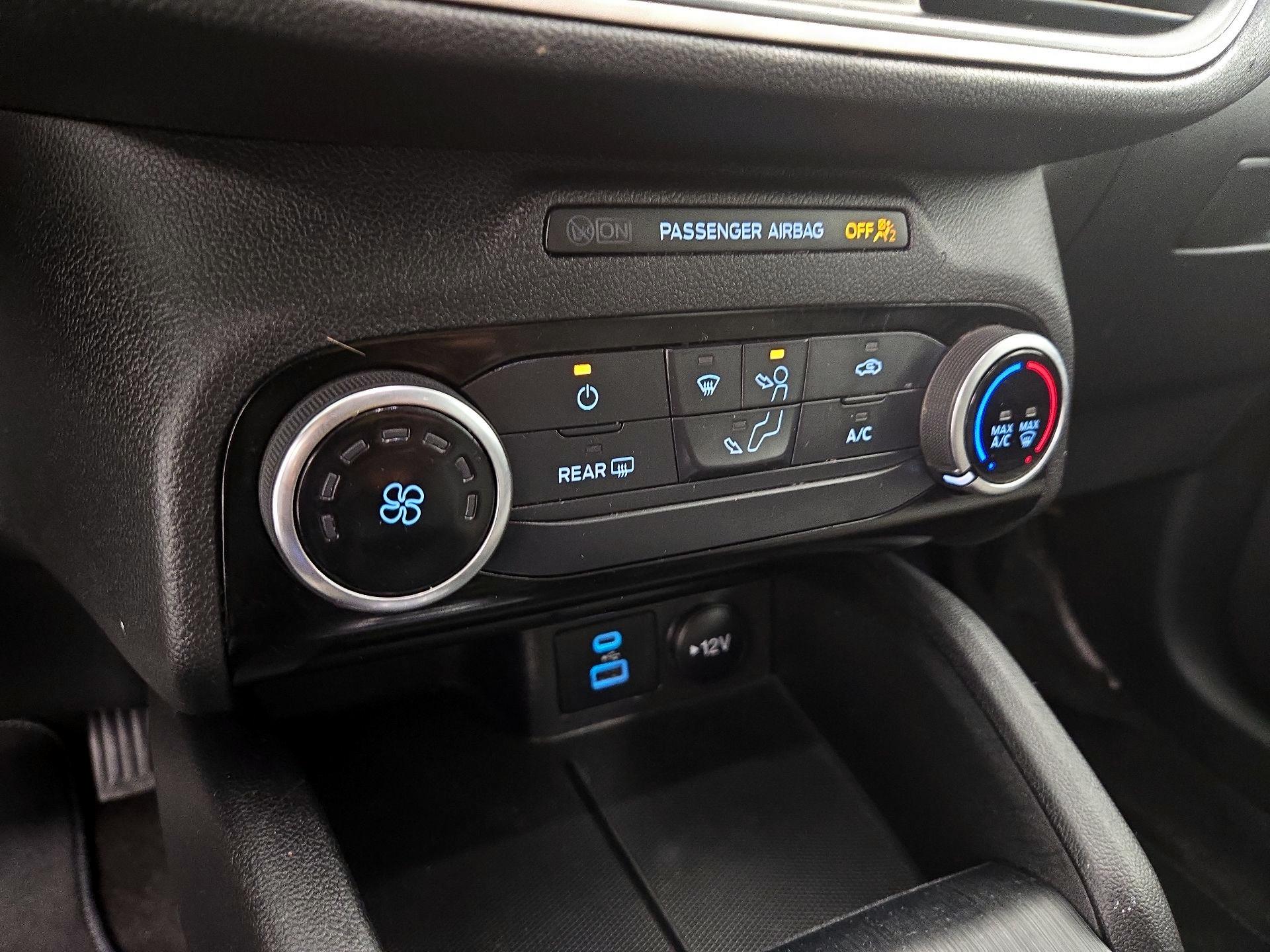 Thumbnail: 2022 Ford Escape - 16