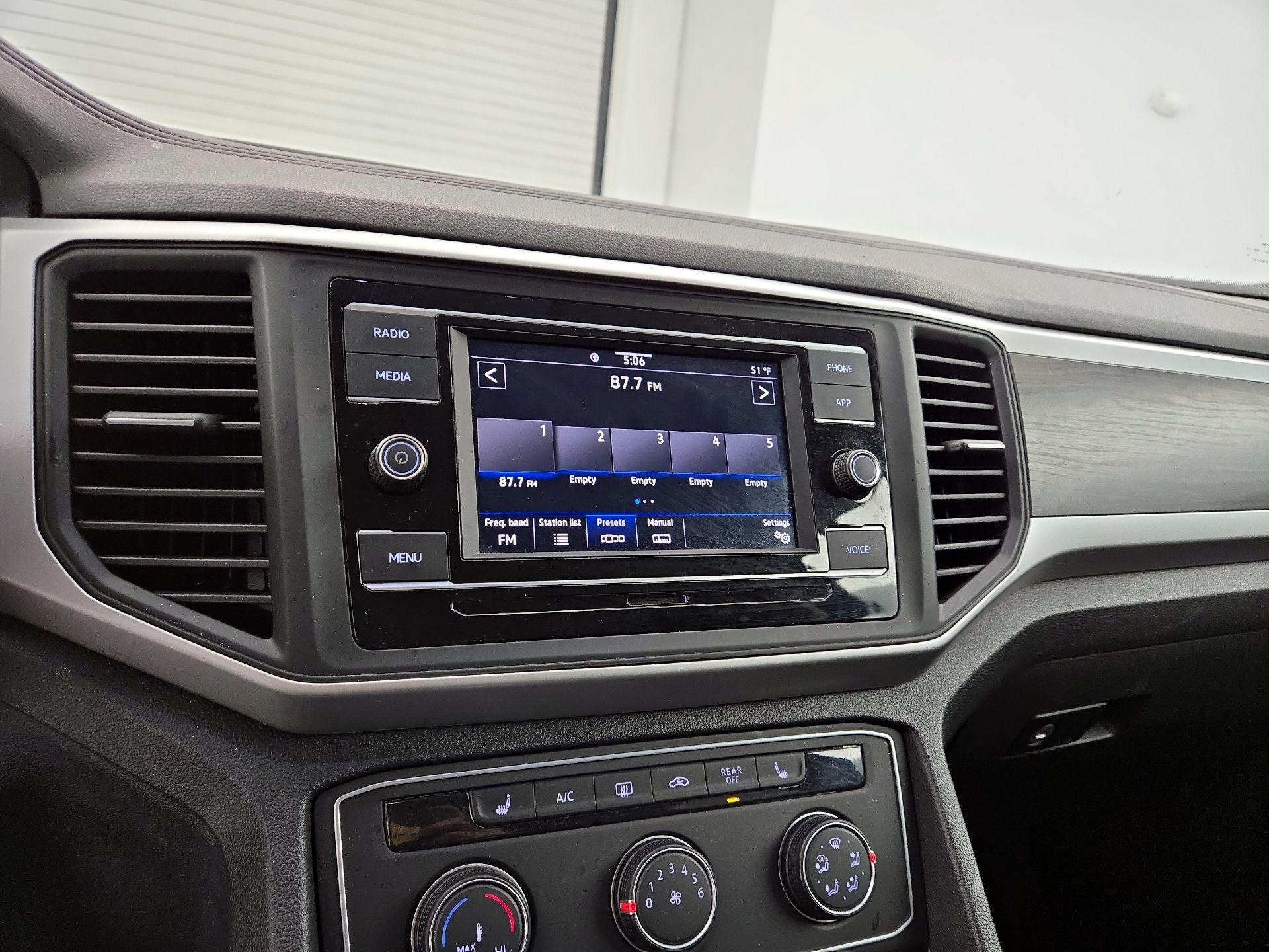 Thumbnail: 2022 Volkswagen Atlas - 15