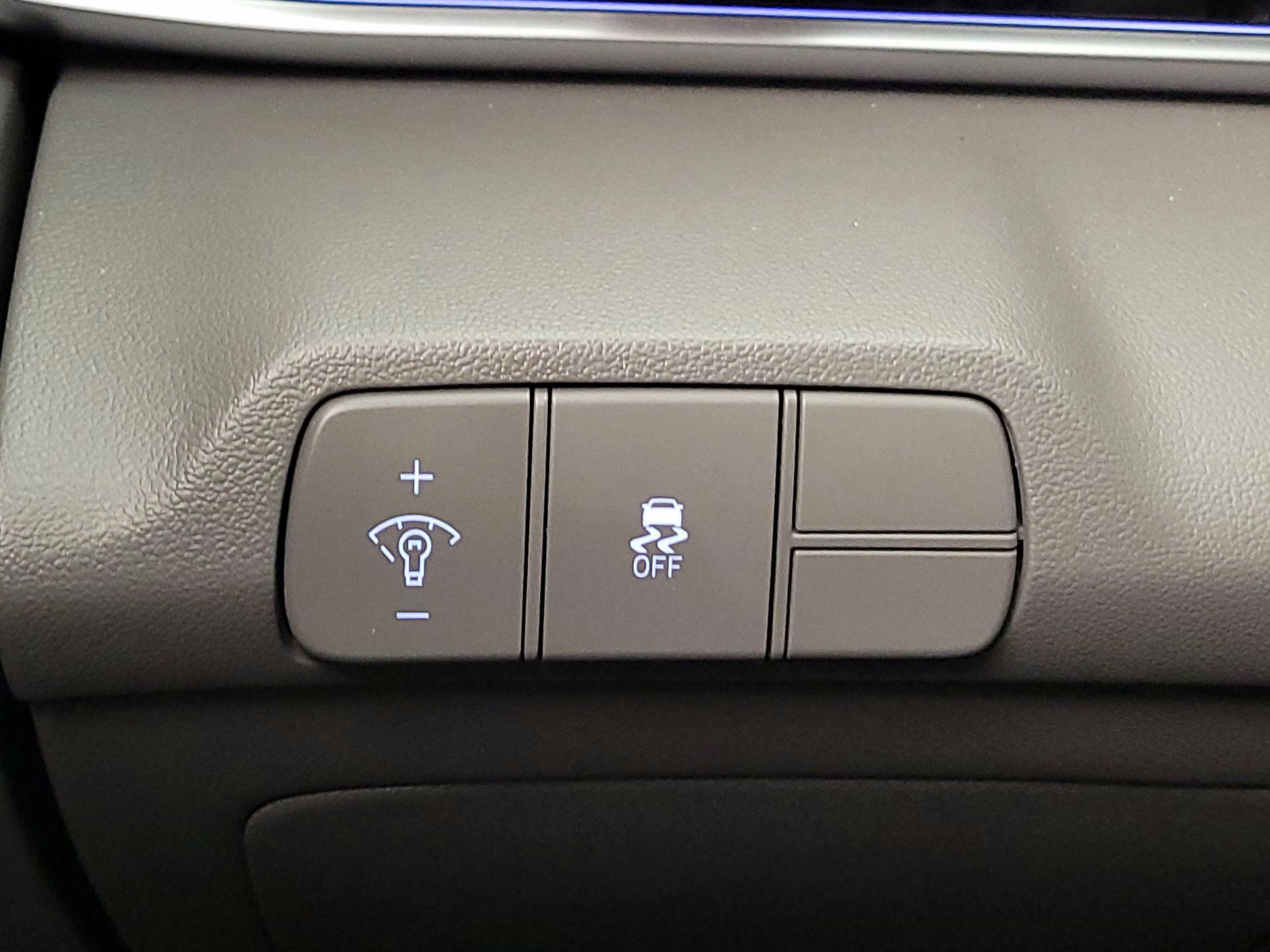 Thumbnail: 2024 Hyundai Elantra - 13