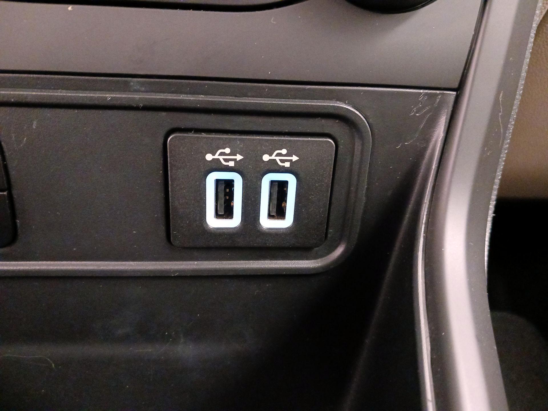 Thumbnail: 2021 Ford EcoSport - 18