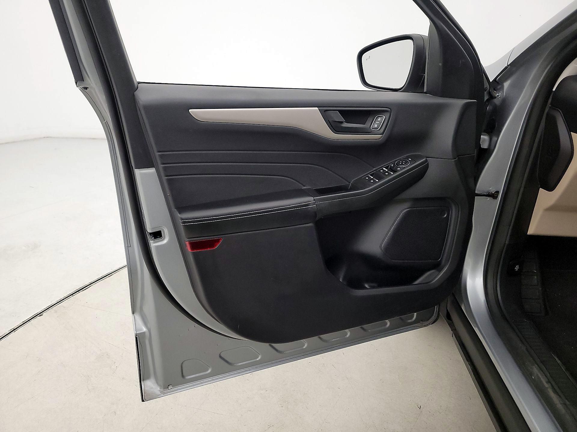 Thumbnail: 2022 Ford Escape - 12