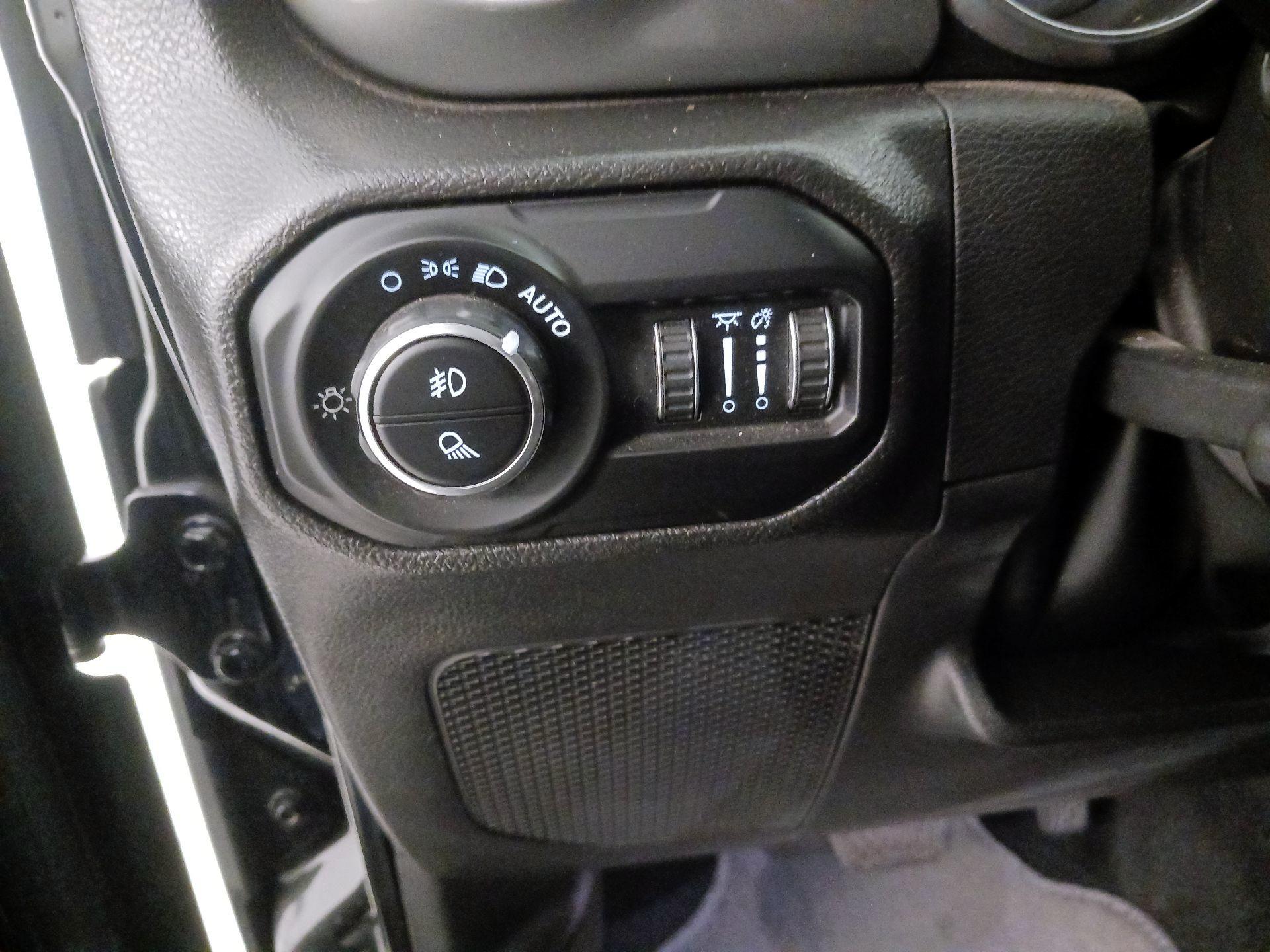 Thumbnail: 2022 Jeep Gladiator - 13