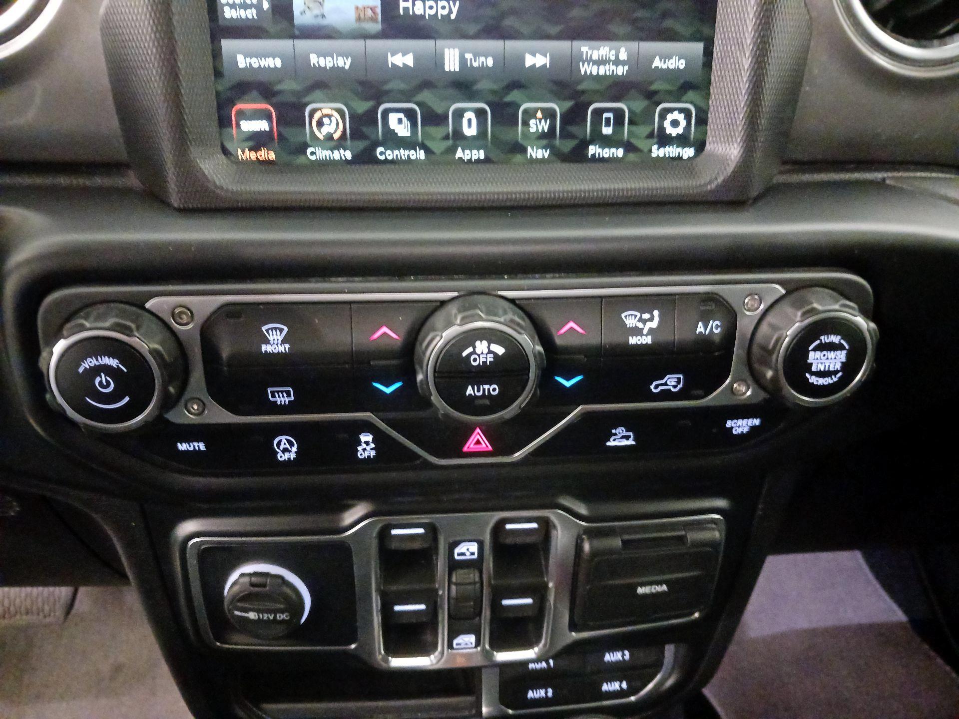 Thumbnail: 2022 Jeep Gladiator - 17