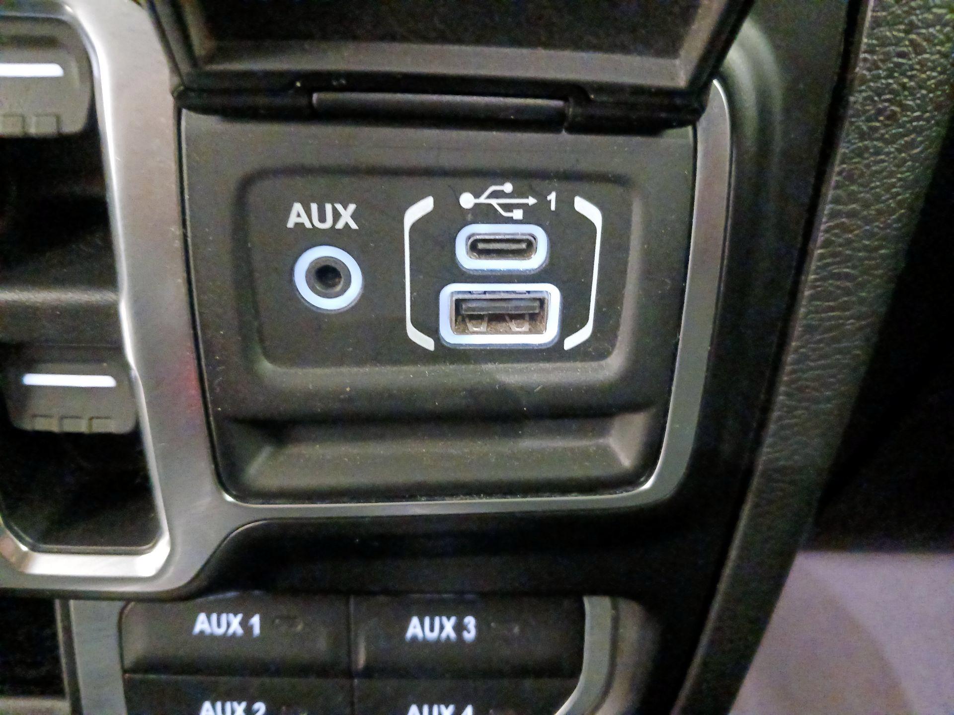 Thumbnail: 2022 Jeep Gladiator - 19