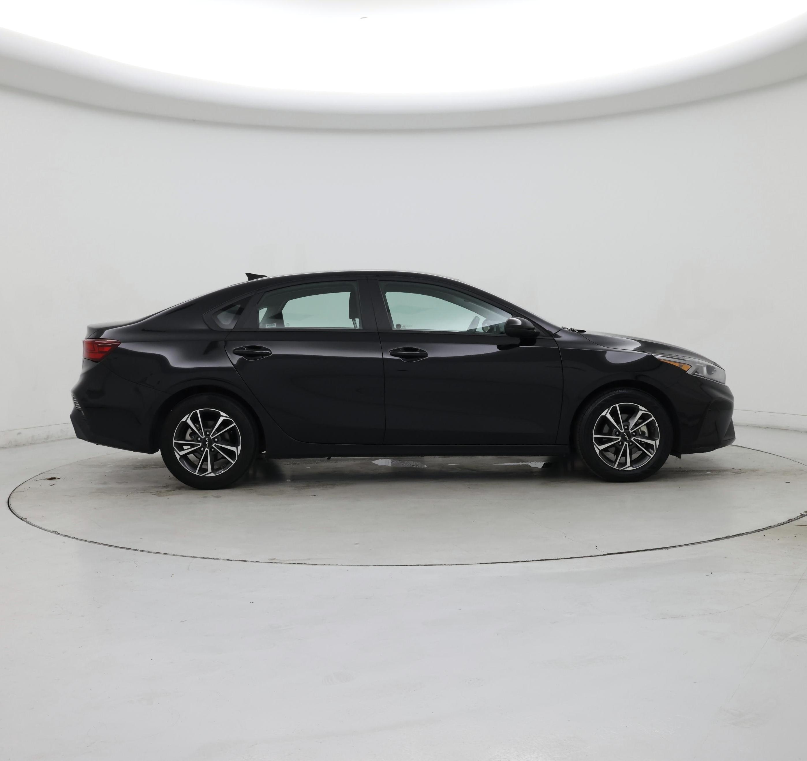 Thumbnail: 2024 Kia Forte - 7