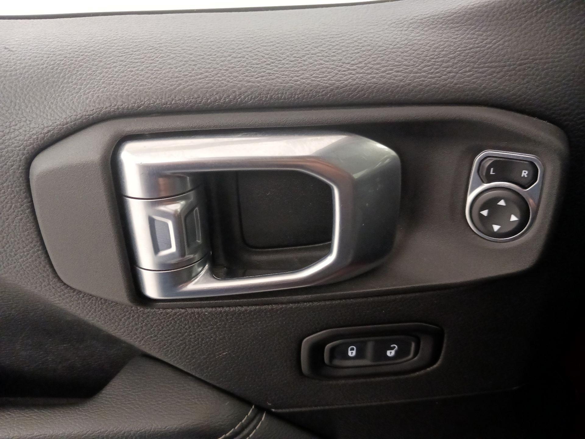 Thumbnail: 2021 Jeep Gladiator - 12