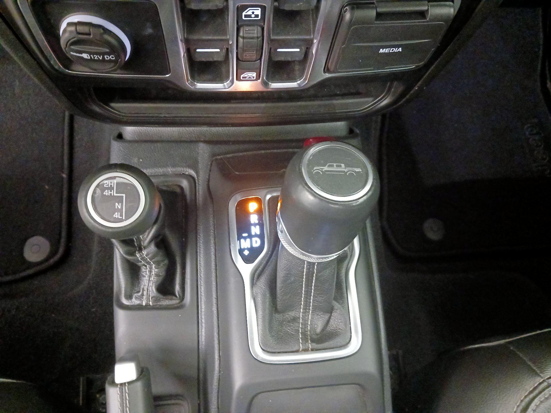 Thumbnail: 2021 Jeep Gladiator - 18