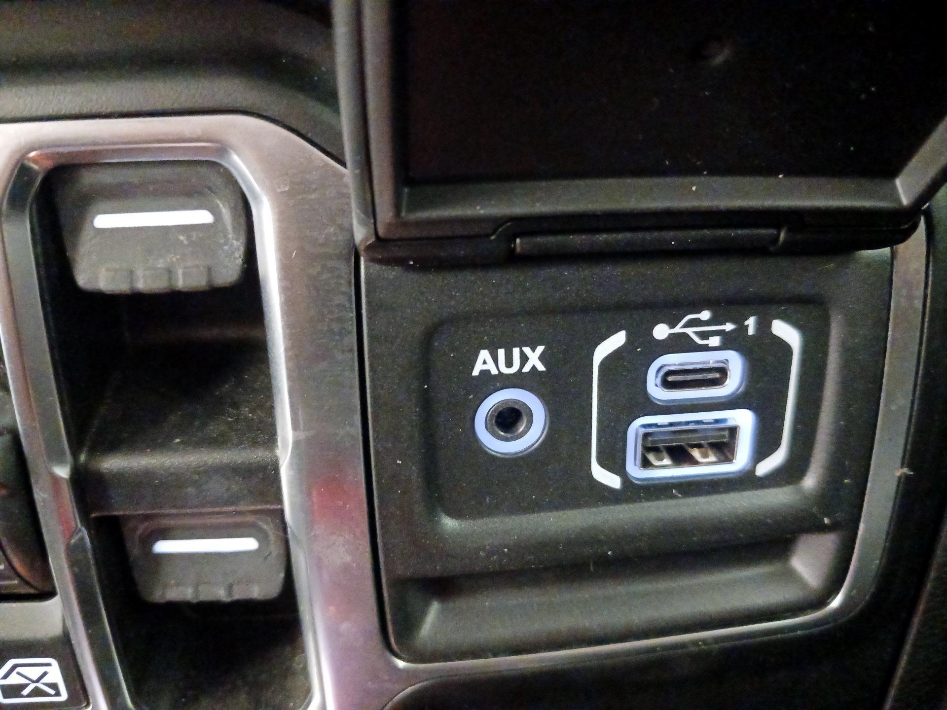 Thumbnail: 2021 Jeep Gladiator - 19