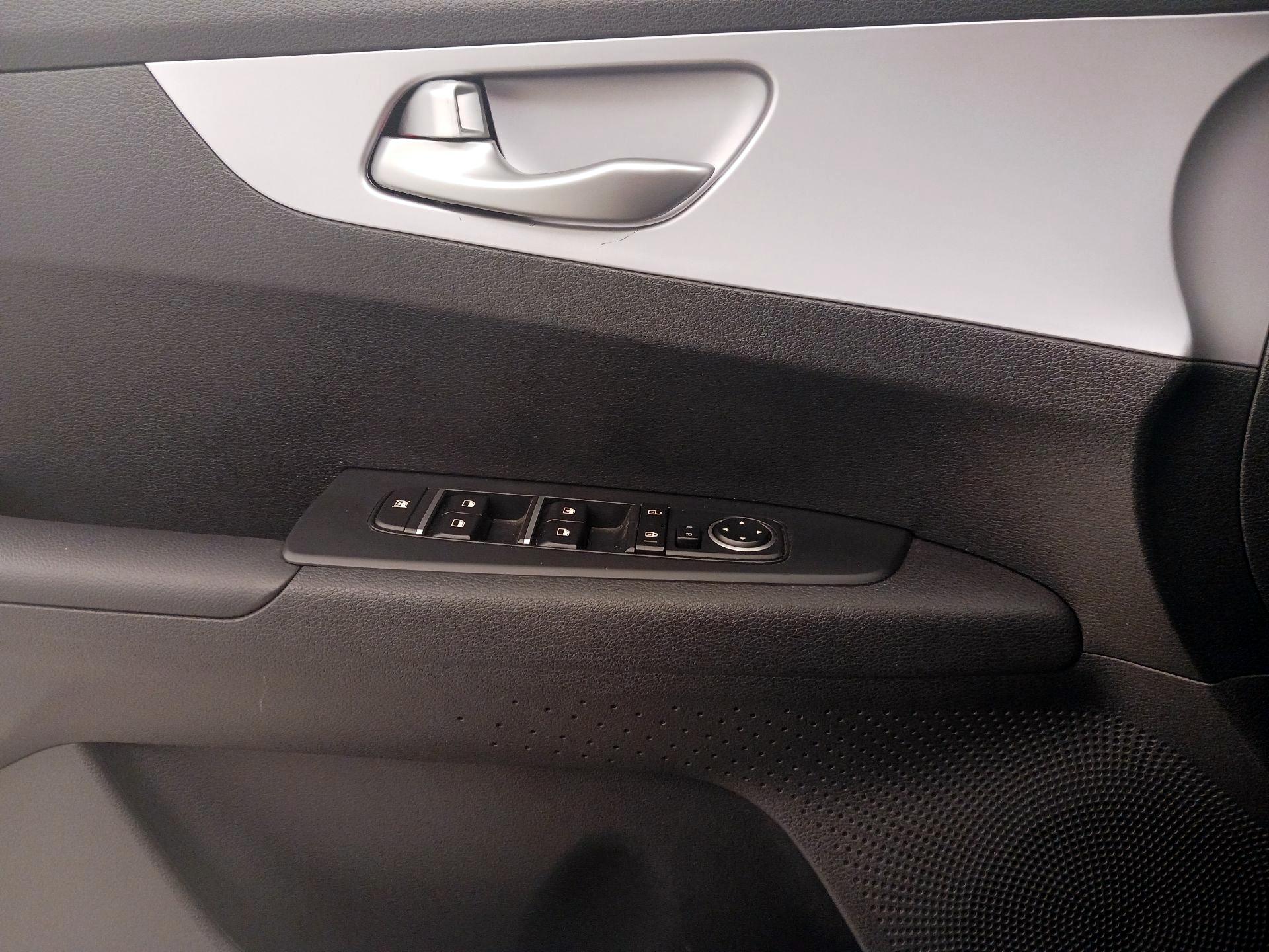 Thumbnail: 2024 Kia Forte - 12