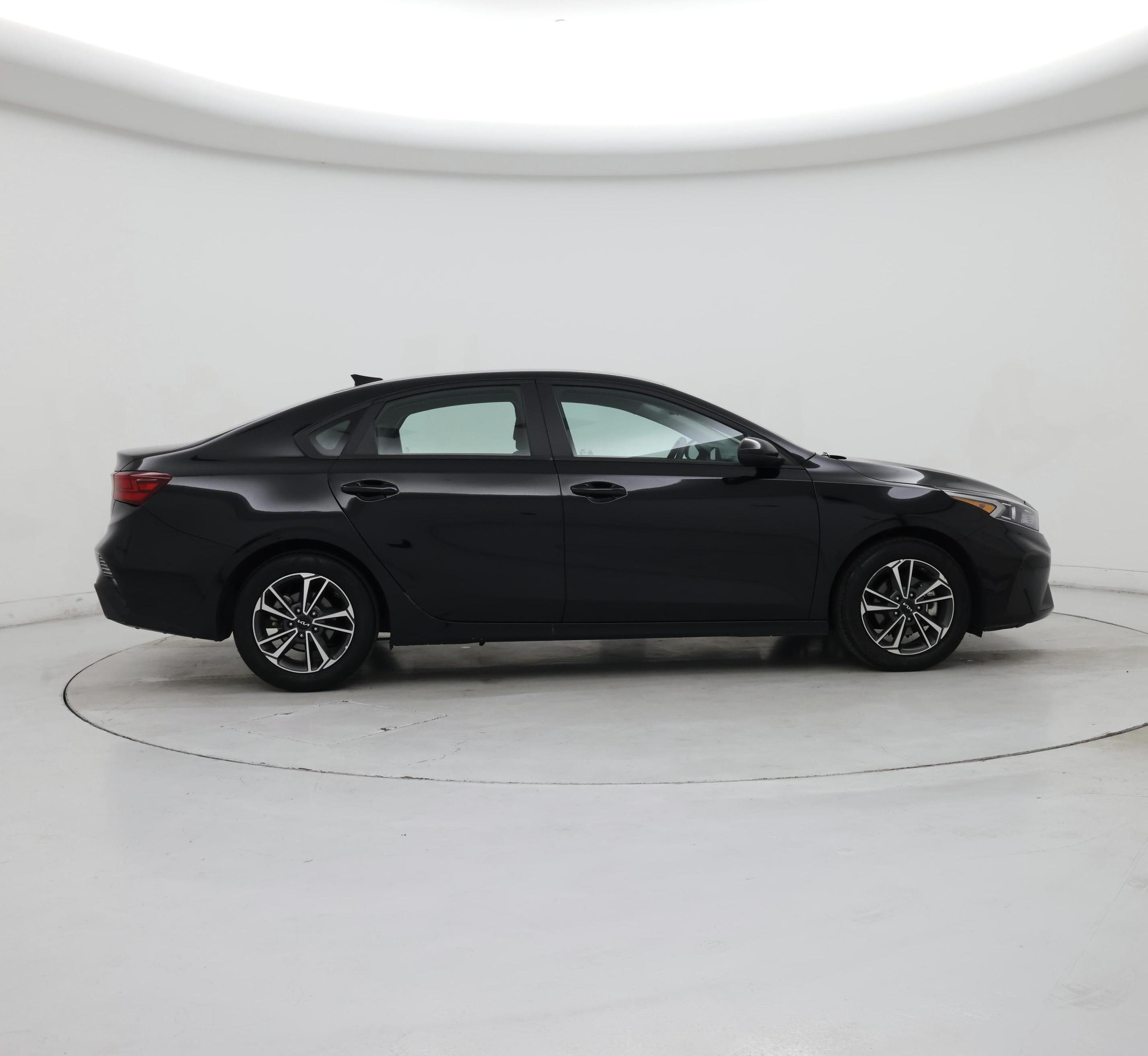 Thumbnail: 2024 Kia Forte - 7