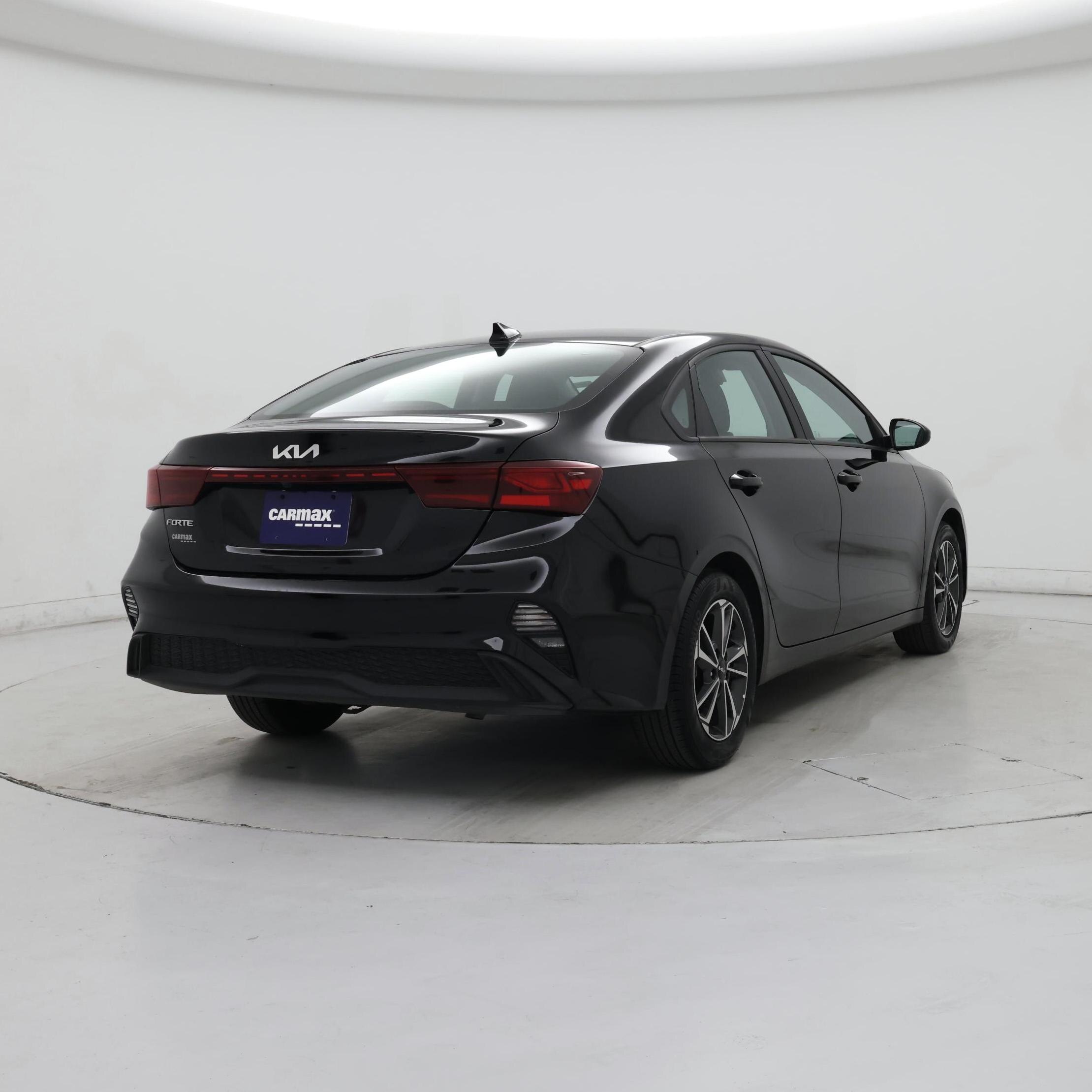 Thumbnail: 2024 Kia Forte - 8