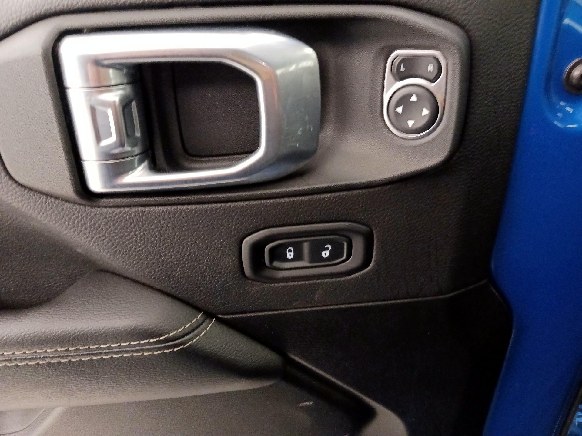 Thumbnail: 2022 Jeep Gladiator - 12