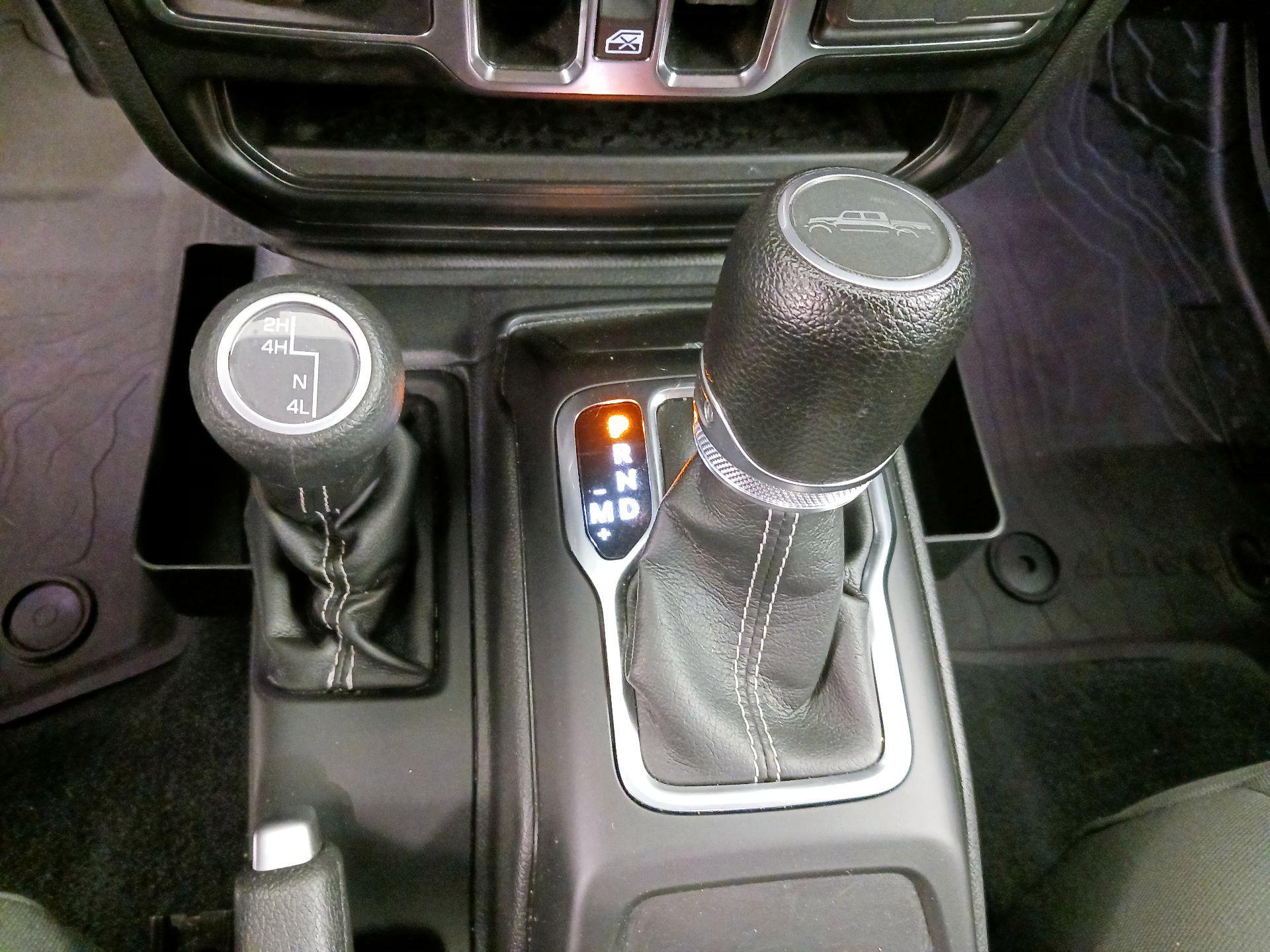 Thumbnail: 2022 Jeep Gladiator - 18