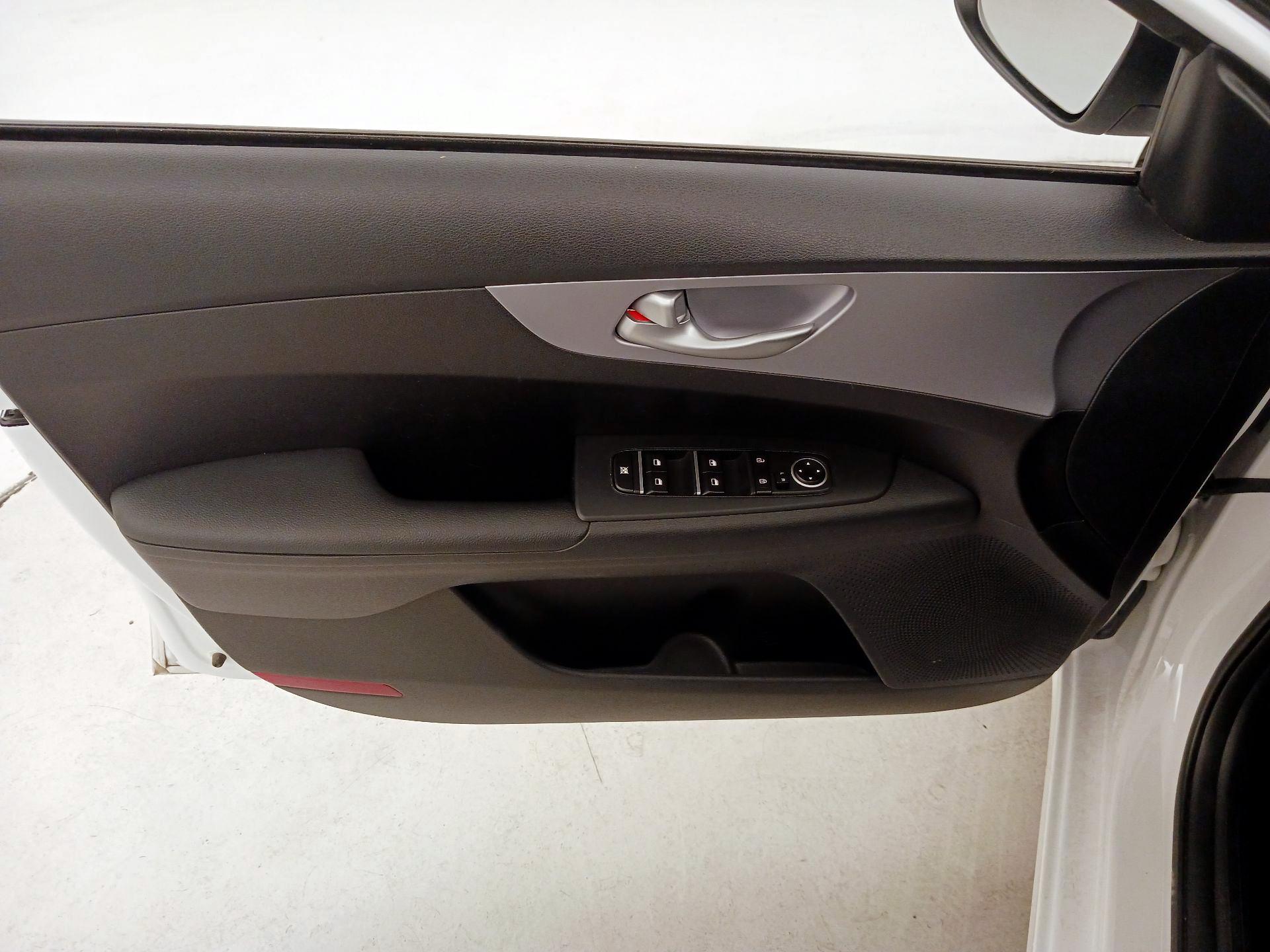 Thumbnail: 2024 Kia Forte - 12