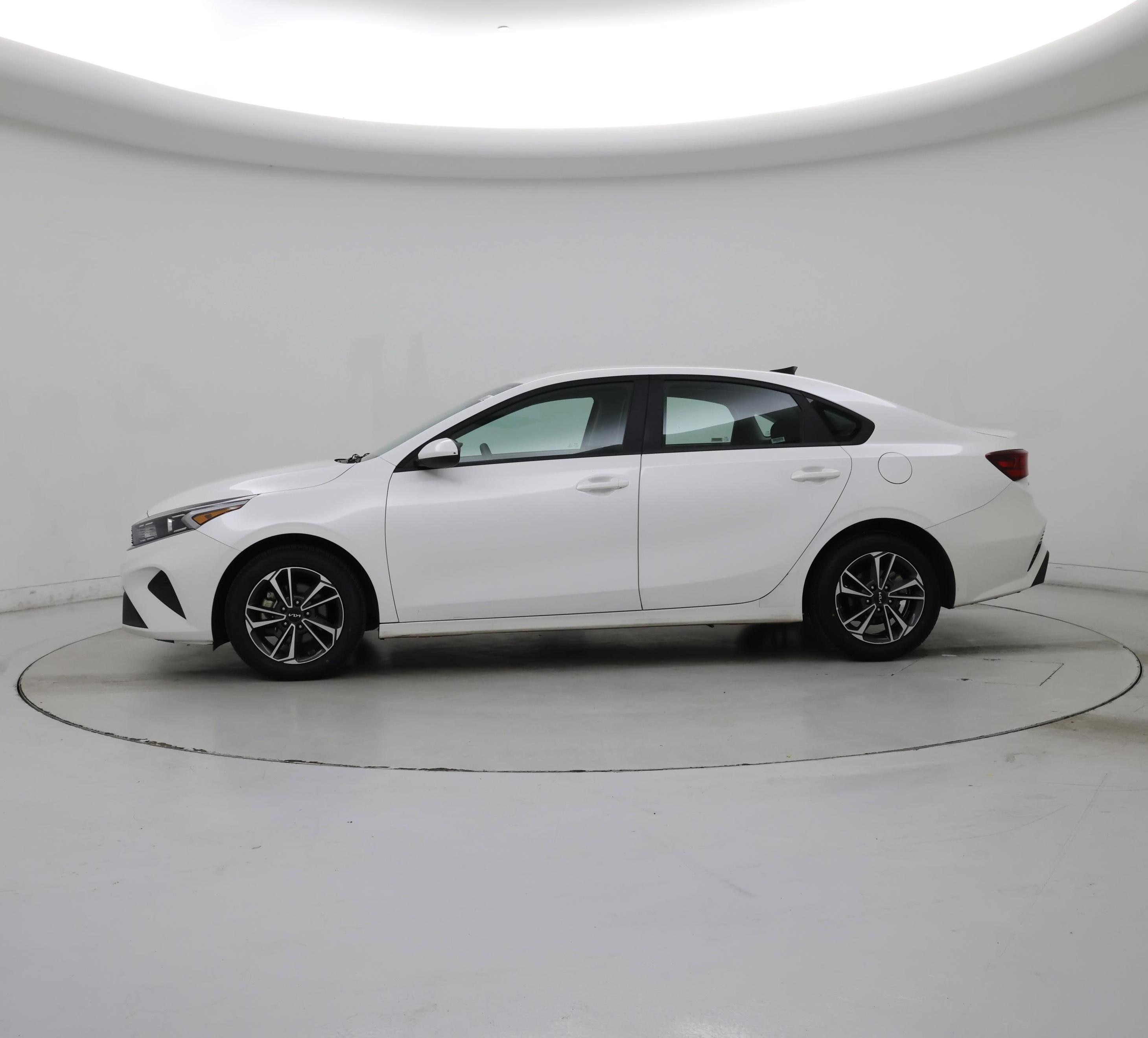 Thumbnail: 2024 Kia Forte - 3