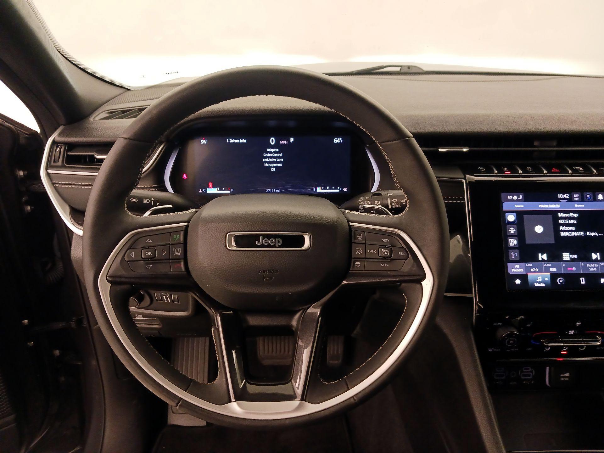 Thumbnail: 2023 Jeep Grand Cherokee - 10