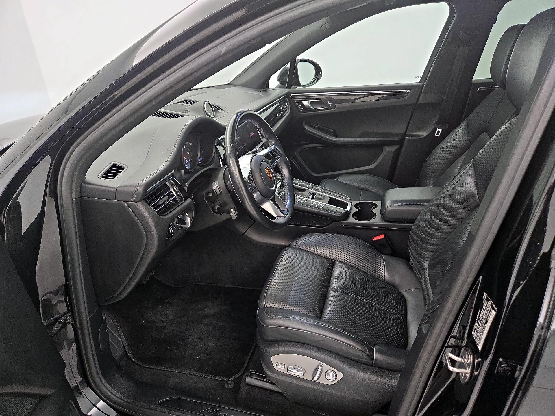 Thumbnail: 2020 Porsche Macan - 11