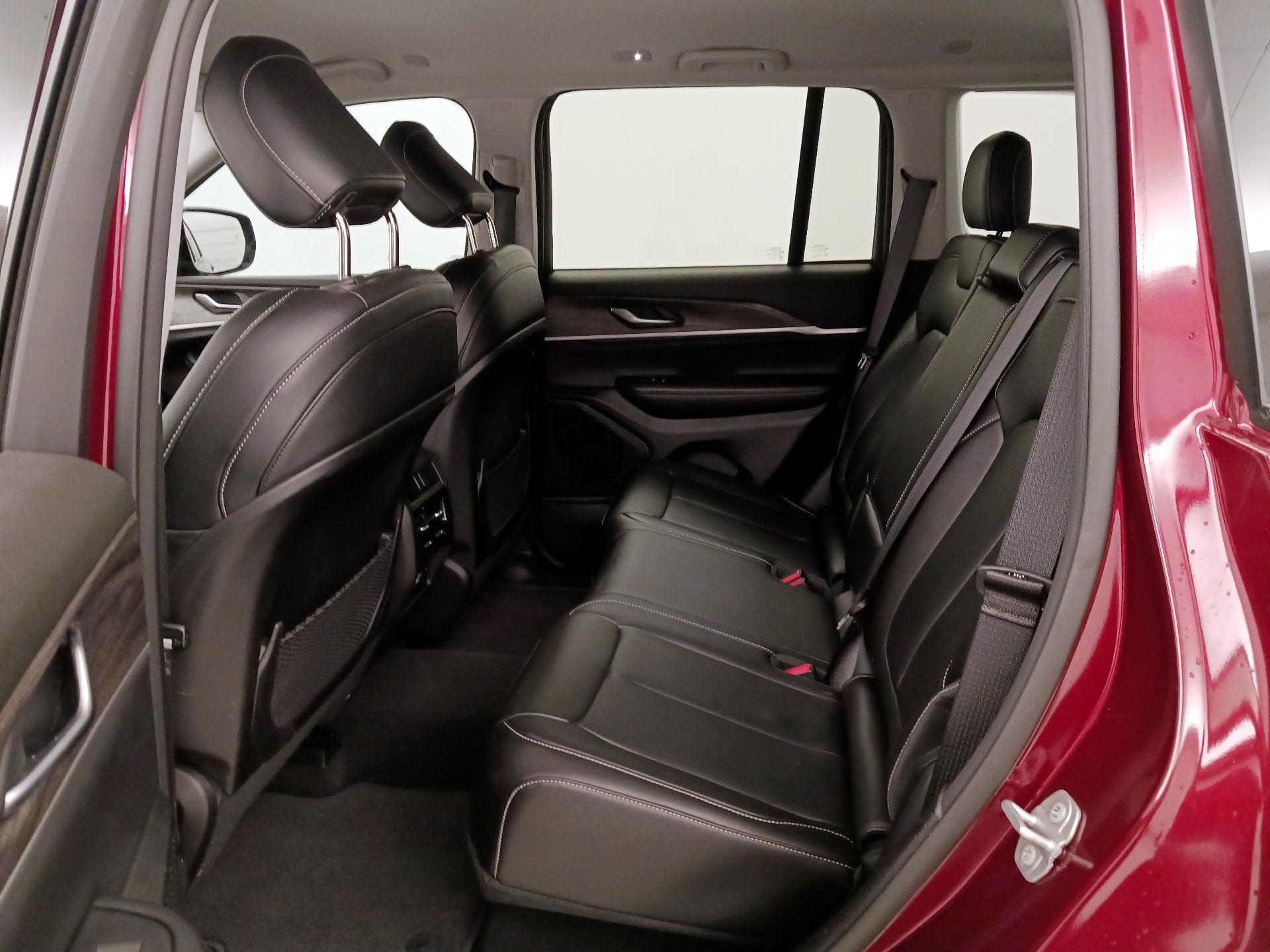 Thumbnail: 2023 Jeep Grand Cherokee - 20