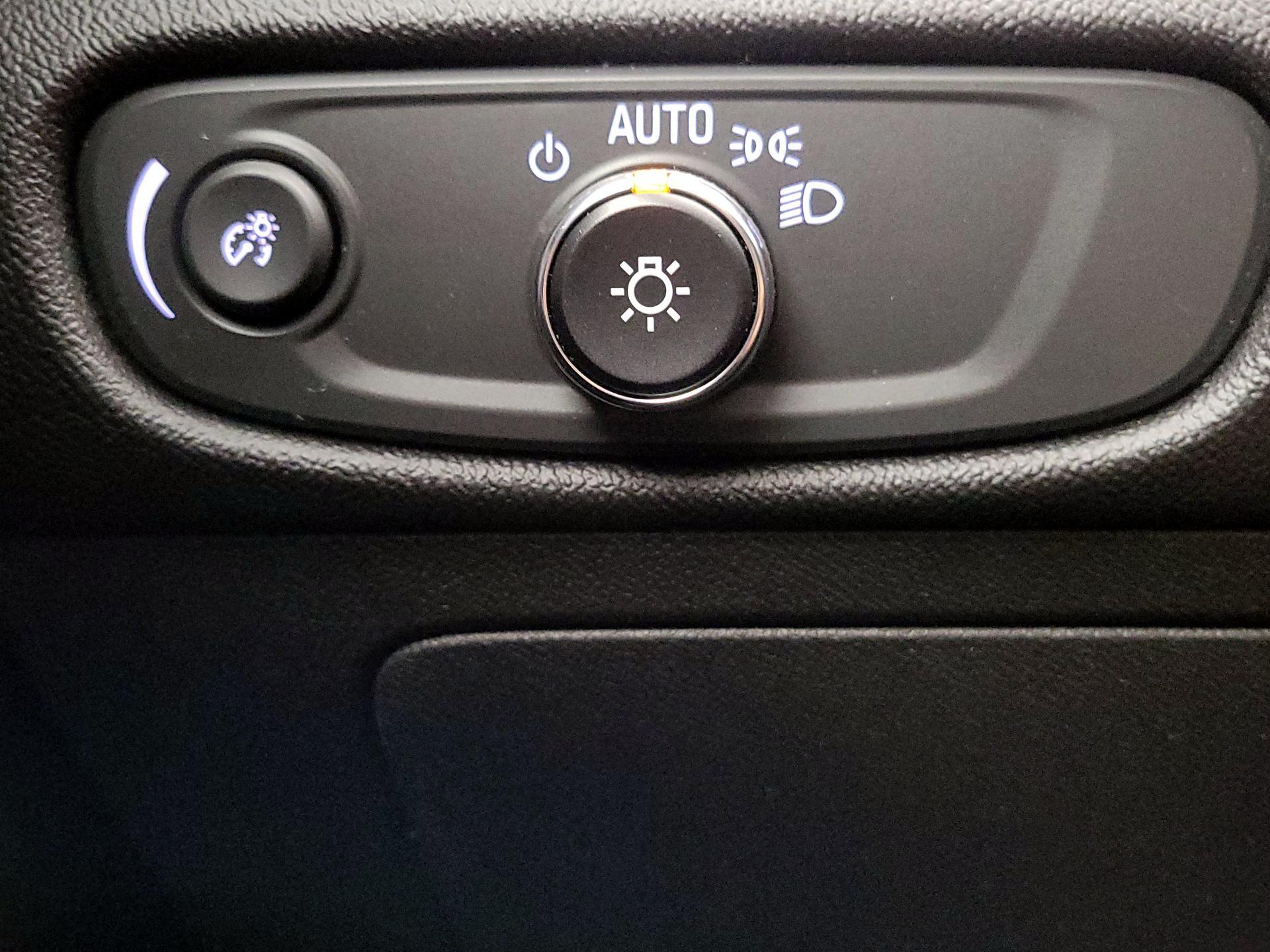 Thumbnail: 2023 Chevrolet Malibu - 13