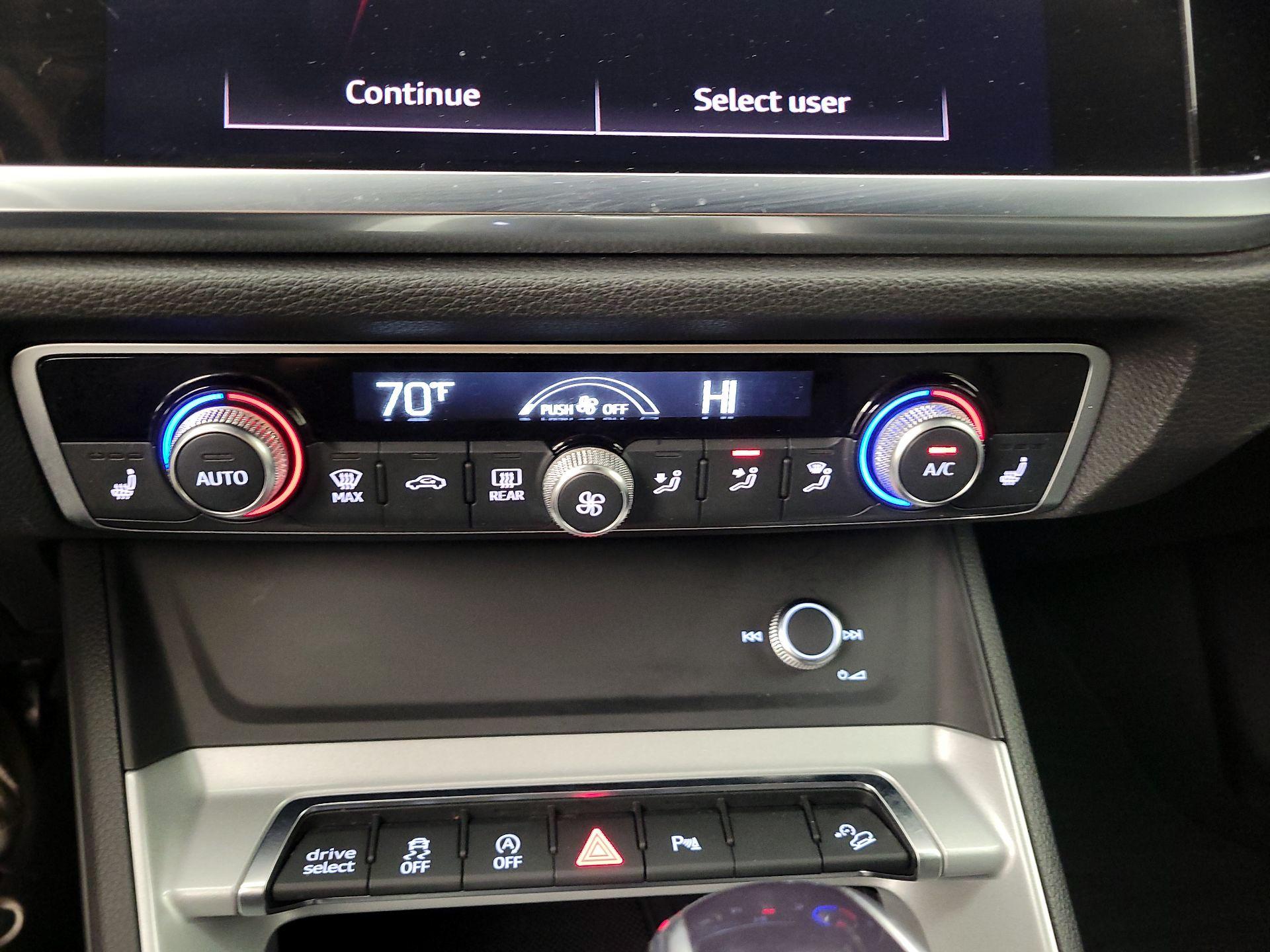 Thumbnail: 2022 Audi Q3 - 16