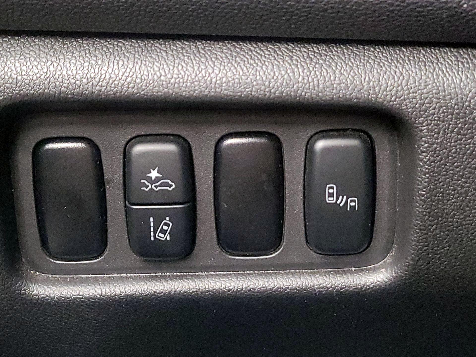 Thumbnail: 2024 Mitsubishi Outlander Sport - 13