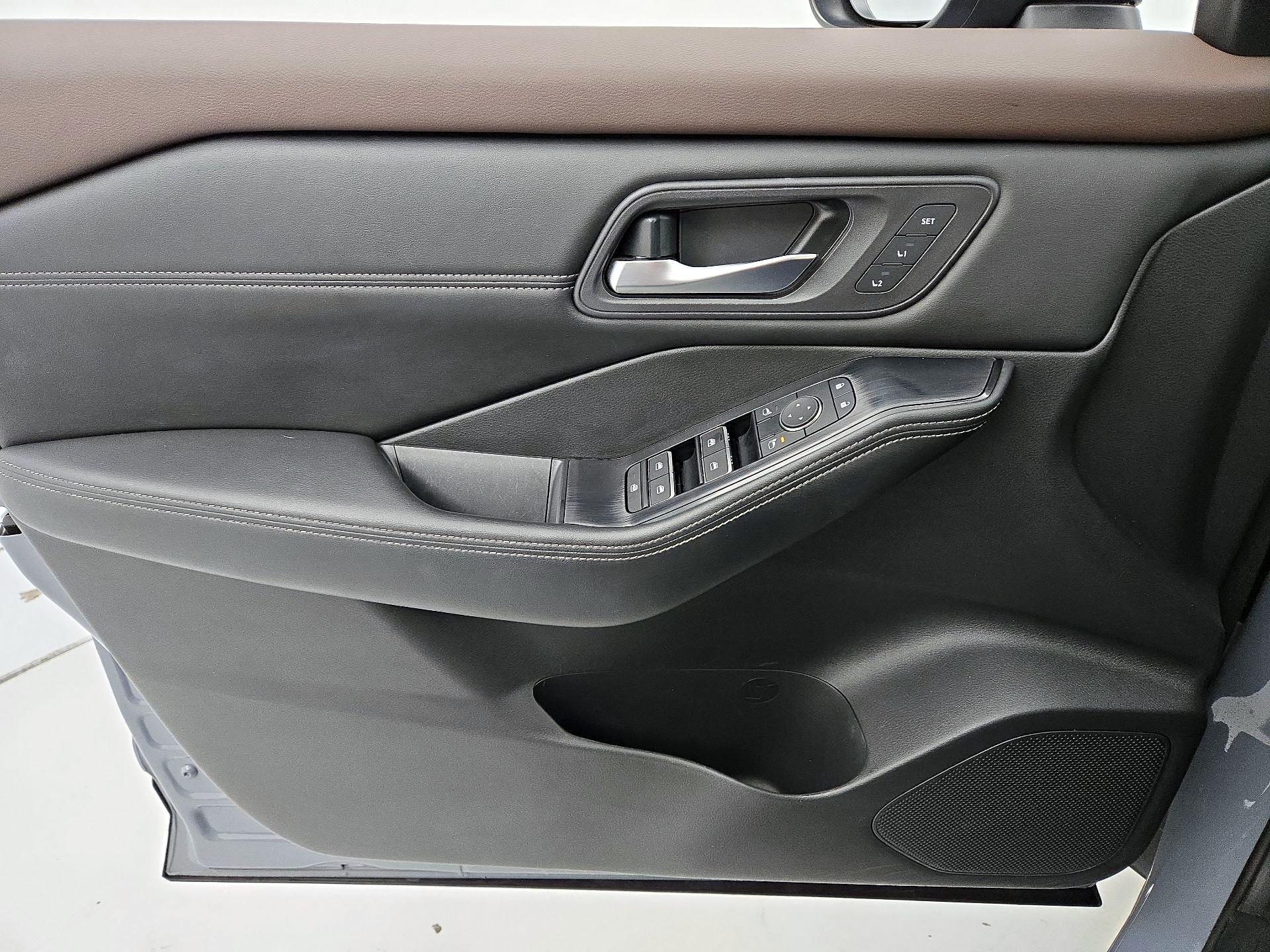 Thumbnail: 2023 Nissan Rogue - 12