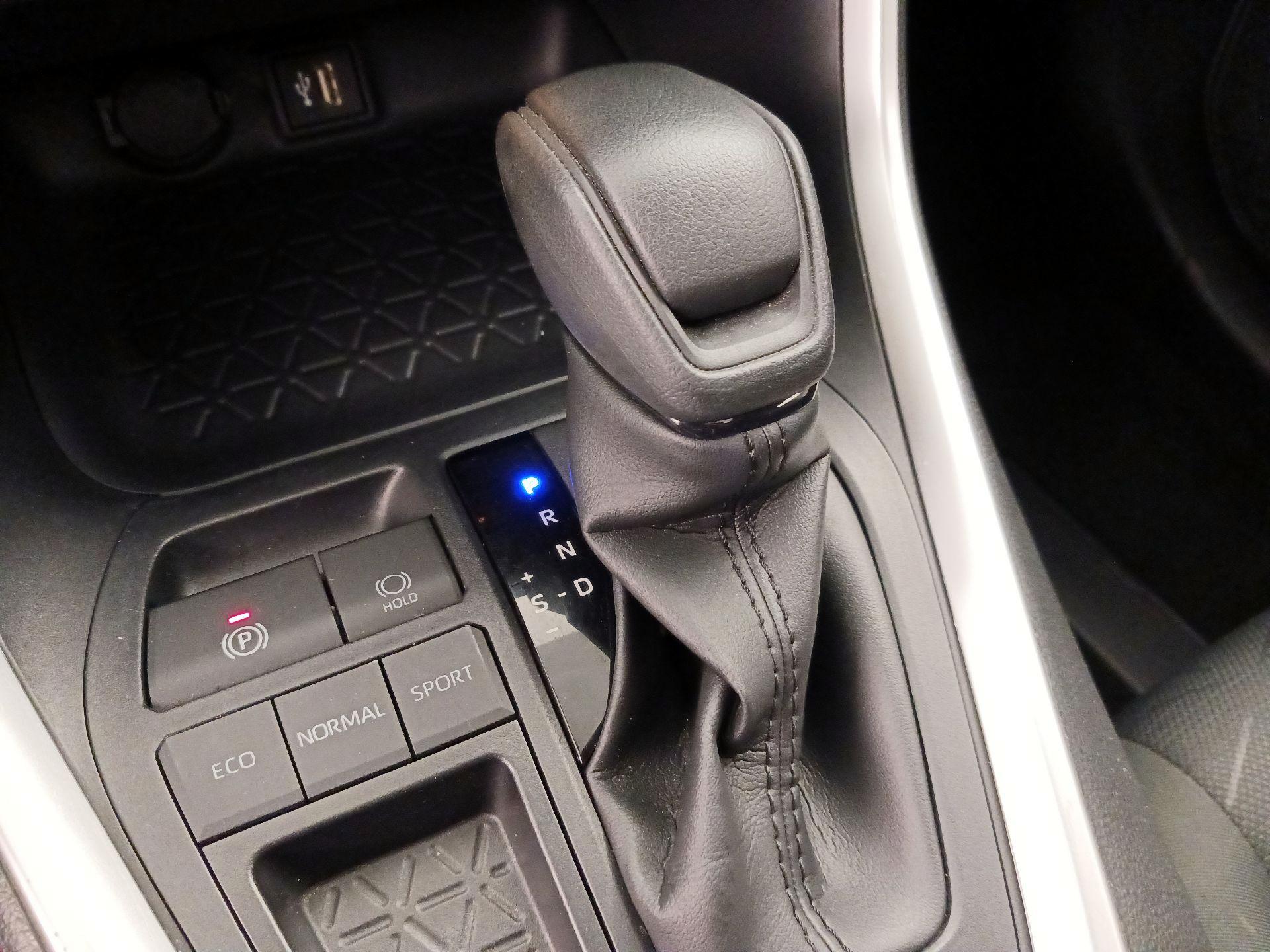 Thumbnail: 2023 Toyota RAV4 - 18