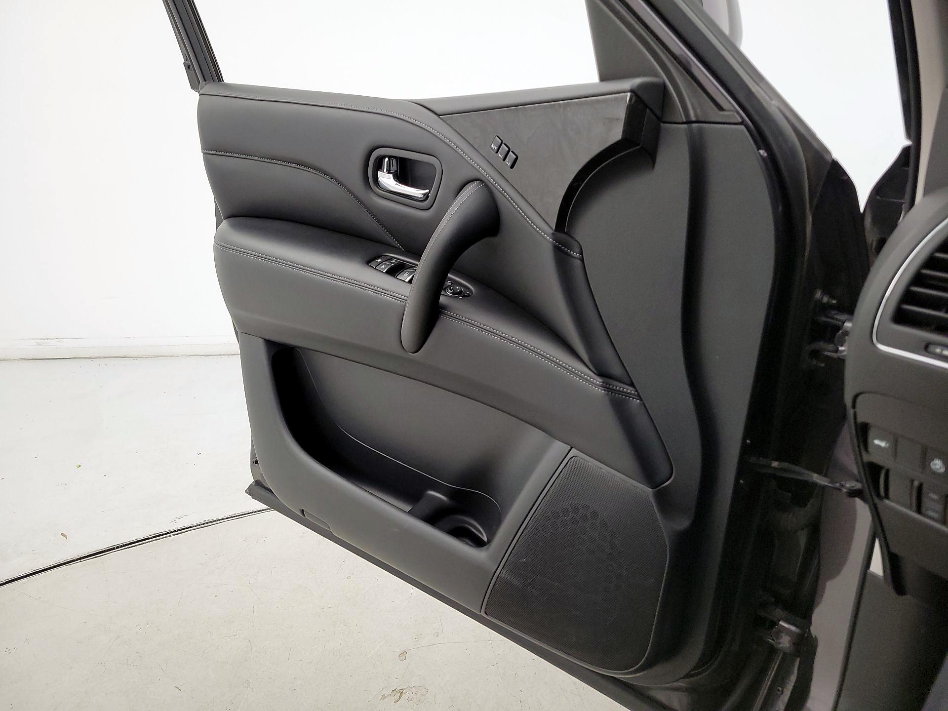 Thumbnail: 2024 INFINITI QX80 - 12