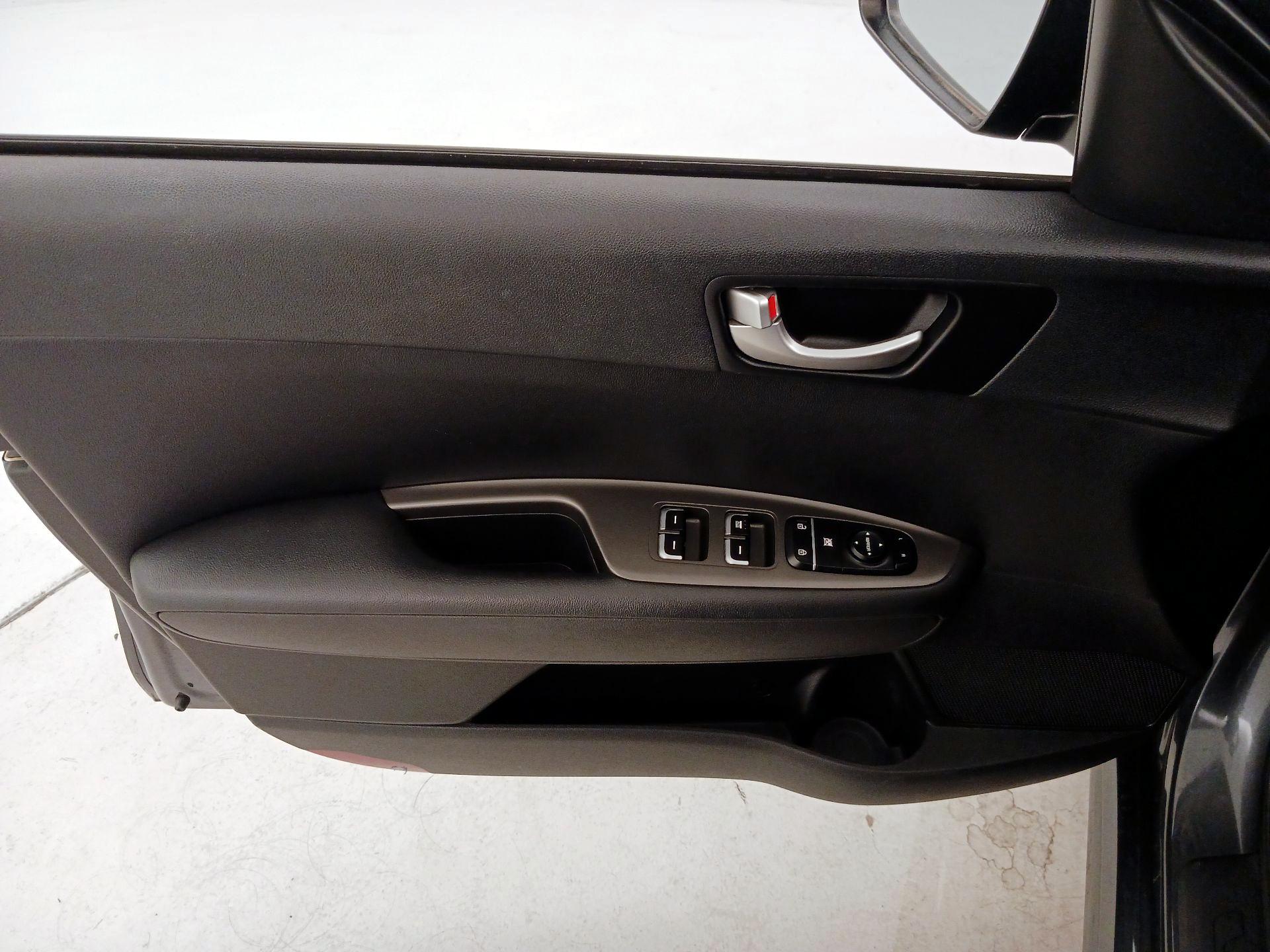 Thumbnail: 2020 Kia Optima - 12