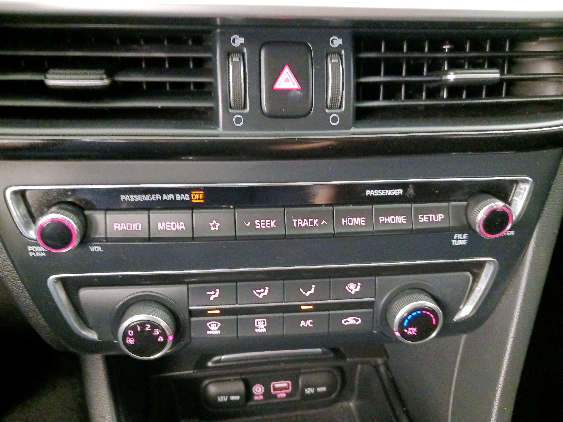 Thumbnail: 2020 Kia Optima - 16