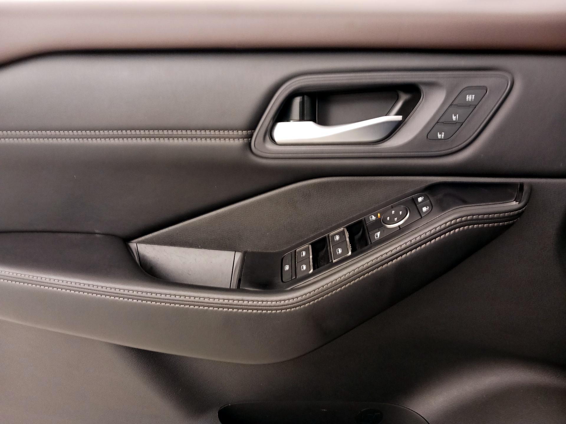 Thumbnail: 2023 Nissan Rogue - 12