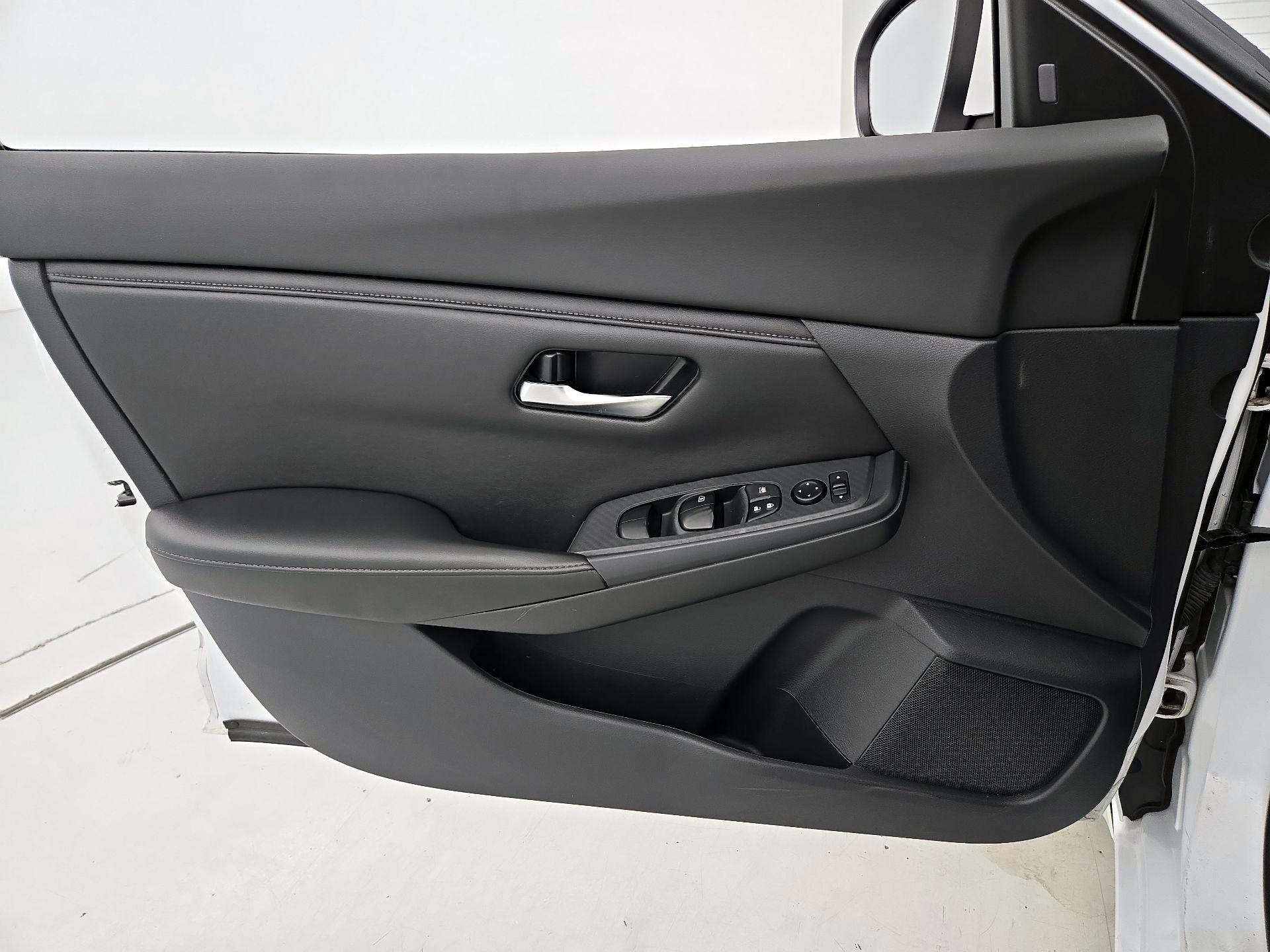 Thumbnail: 2023 Nissan Sentra - 12