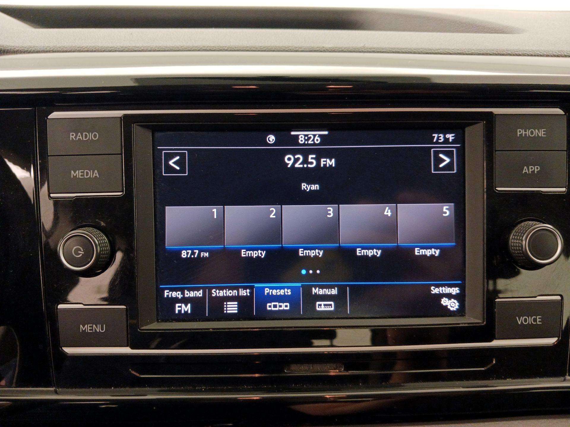 Thumbnail: 2022 Volkswagen Taos - 15