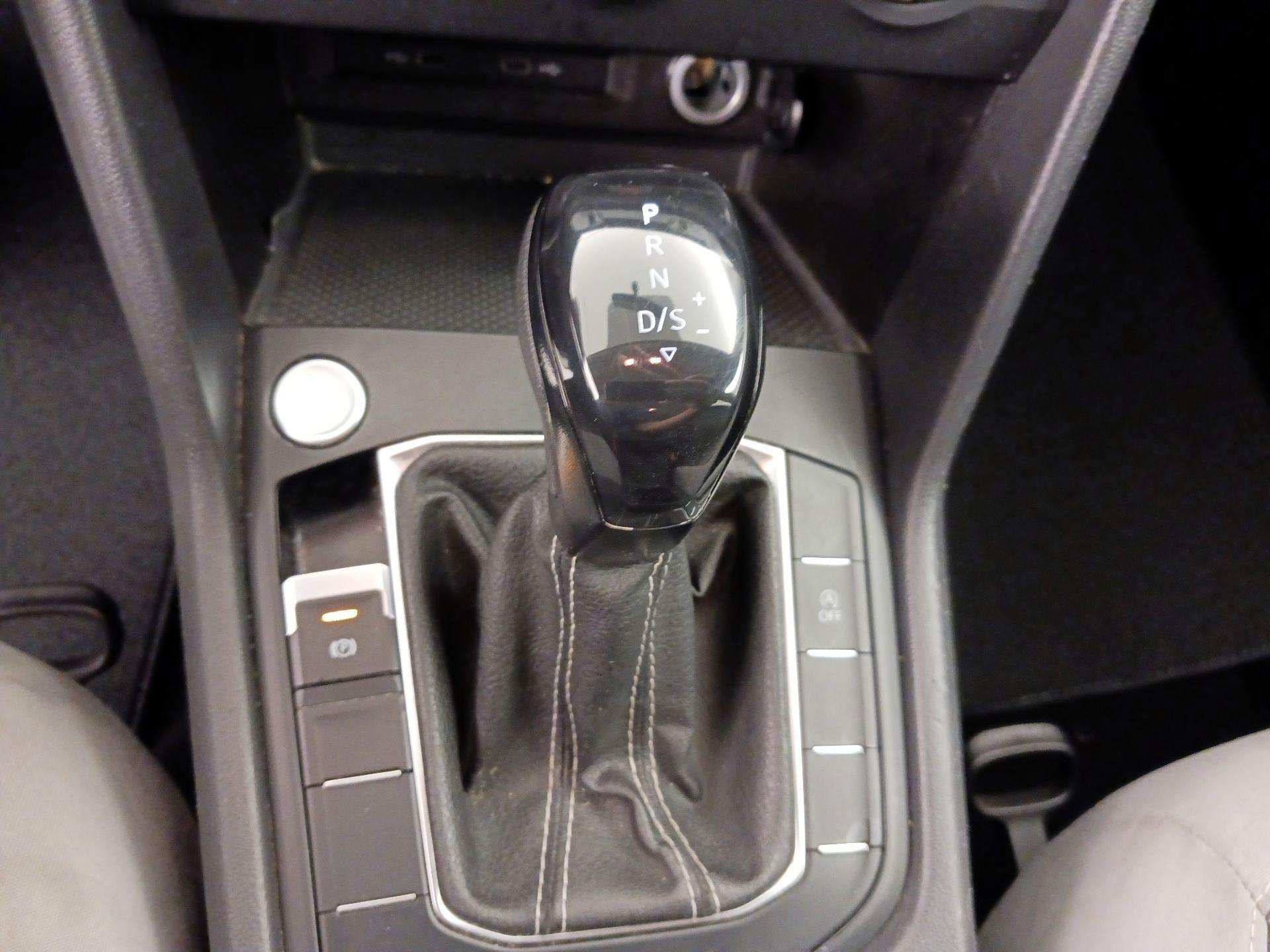 Thumbnail: 2022 Volkswagen Taos - 17