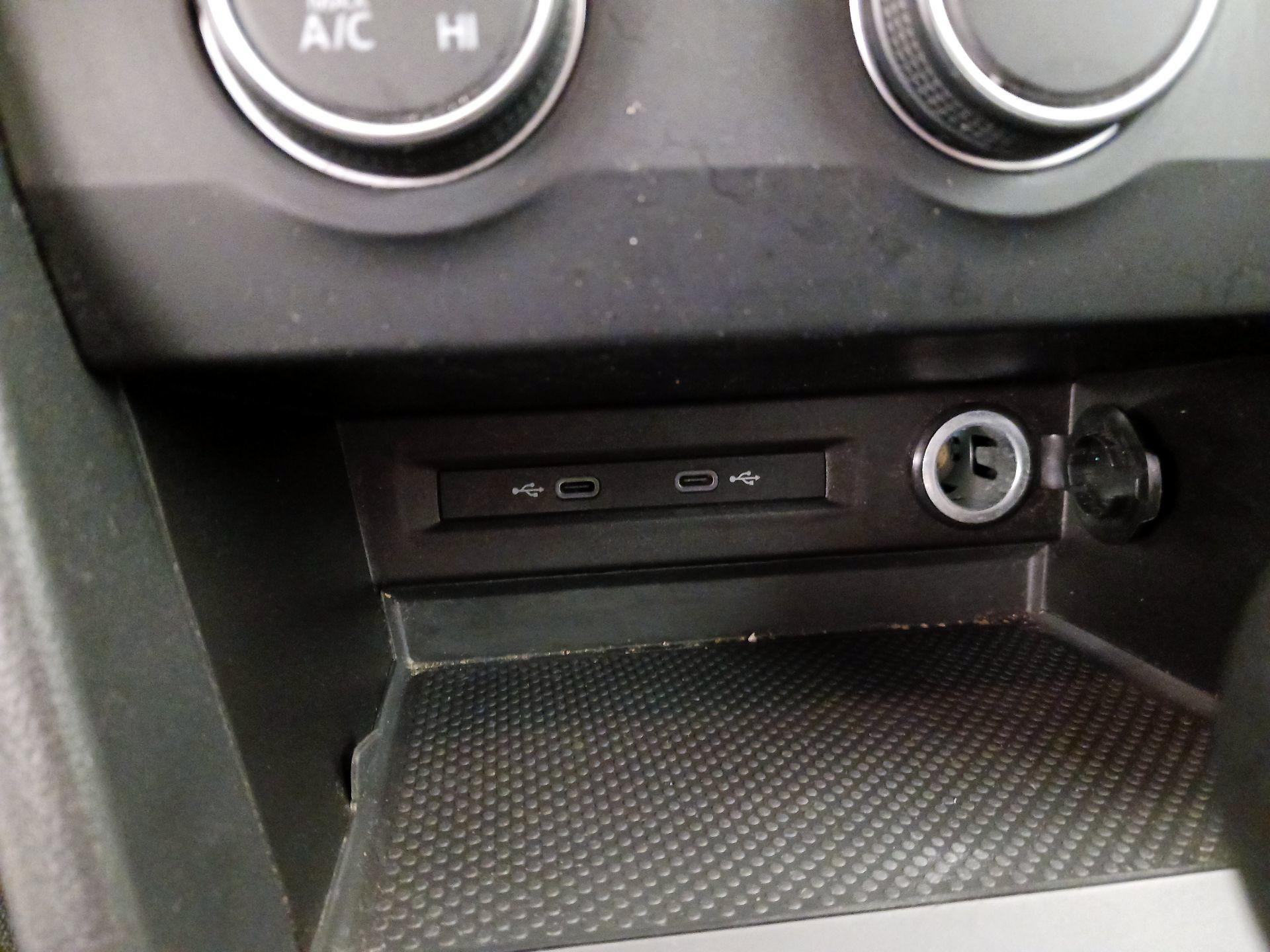 Thumbnail: 2022 Volkswagen Taos - 18