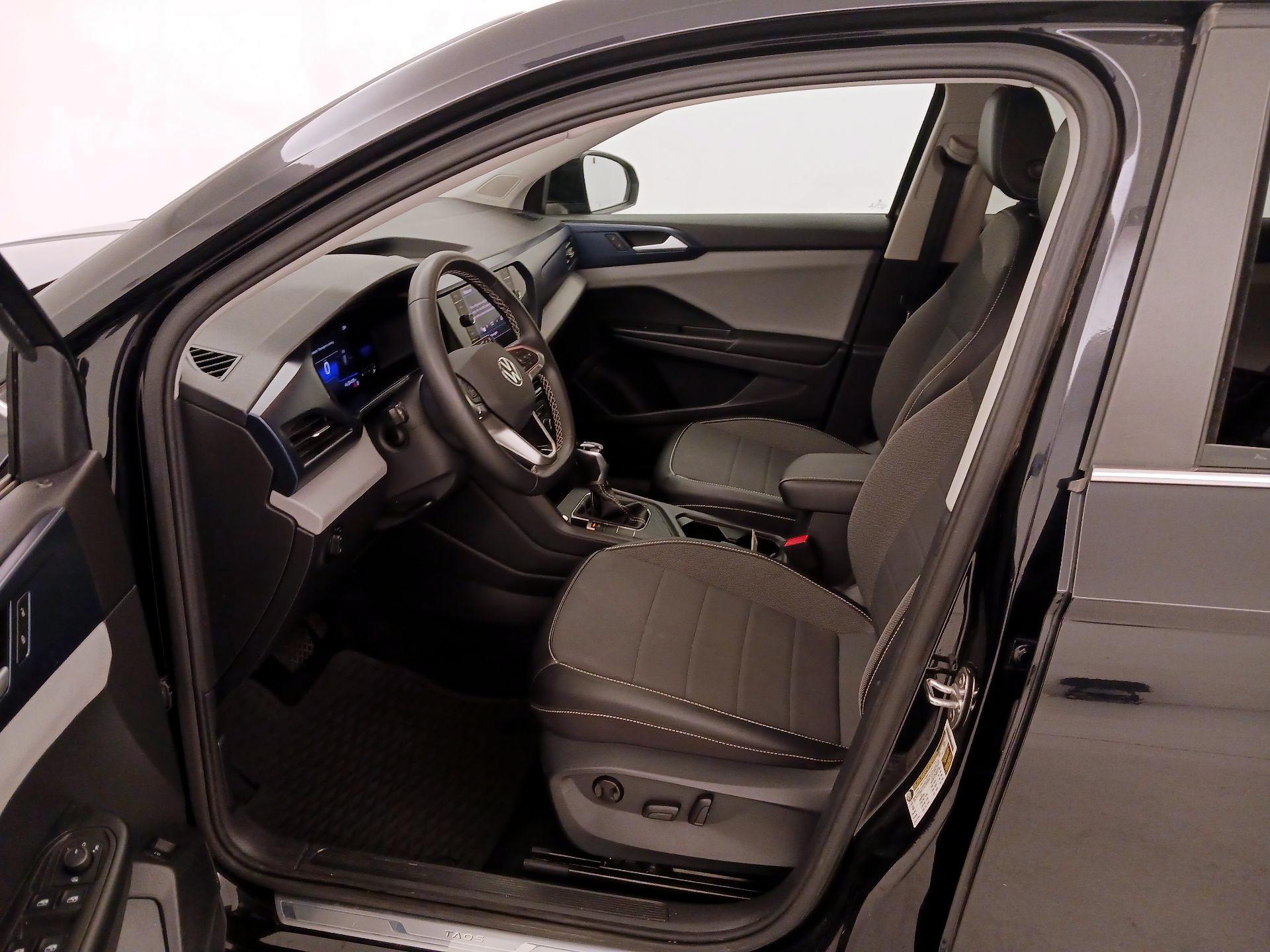 Thumbnail: 2022 Volkswagen Taos - 11