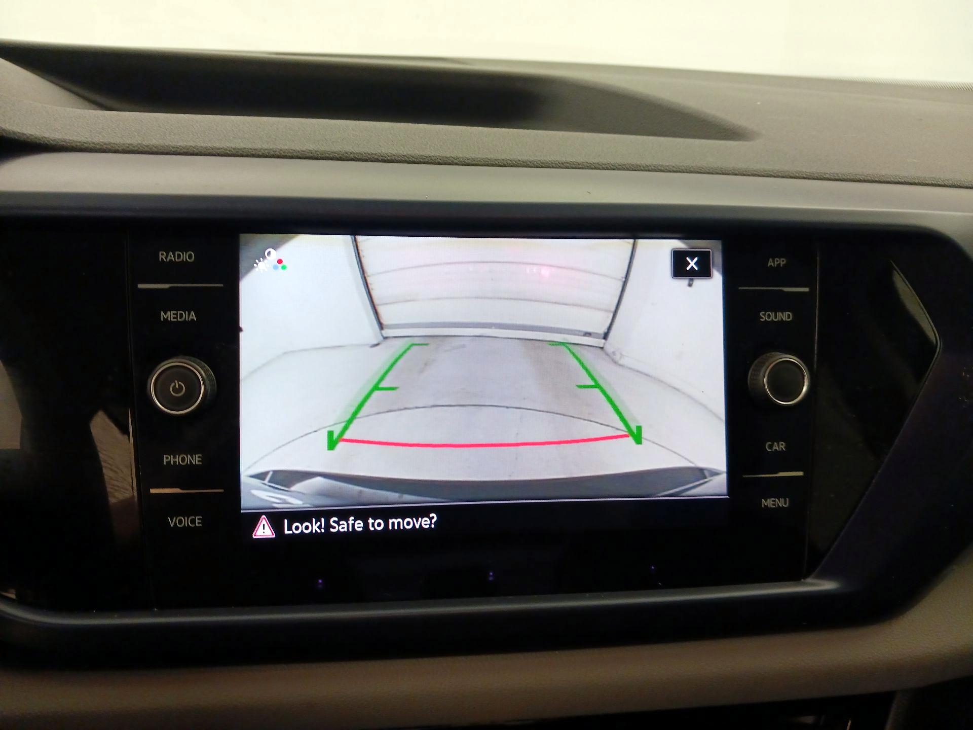 Thumbnail: 2022 Volkswagen Taos - 14