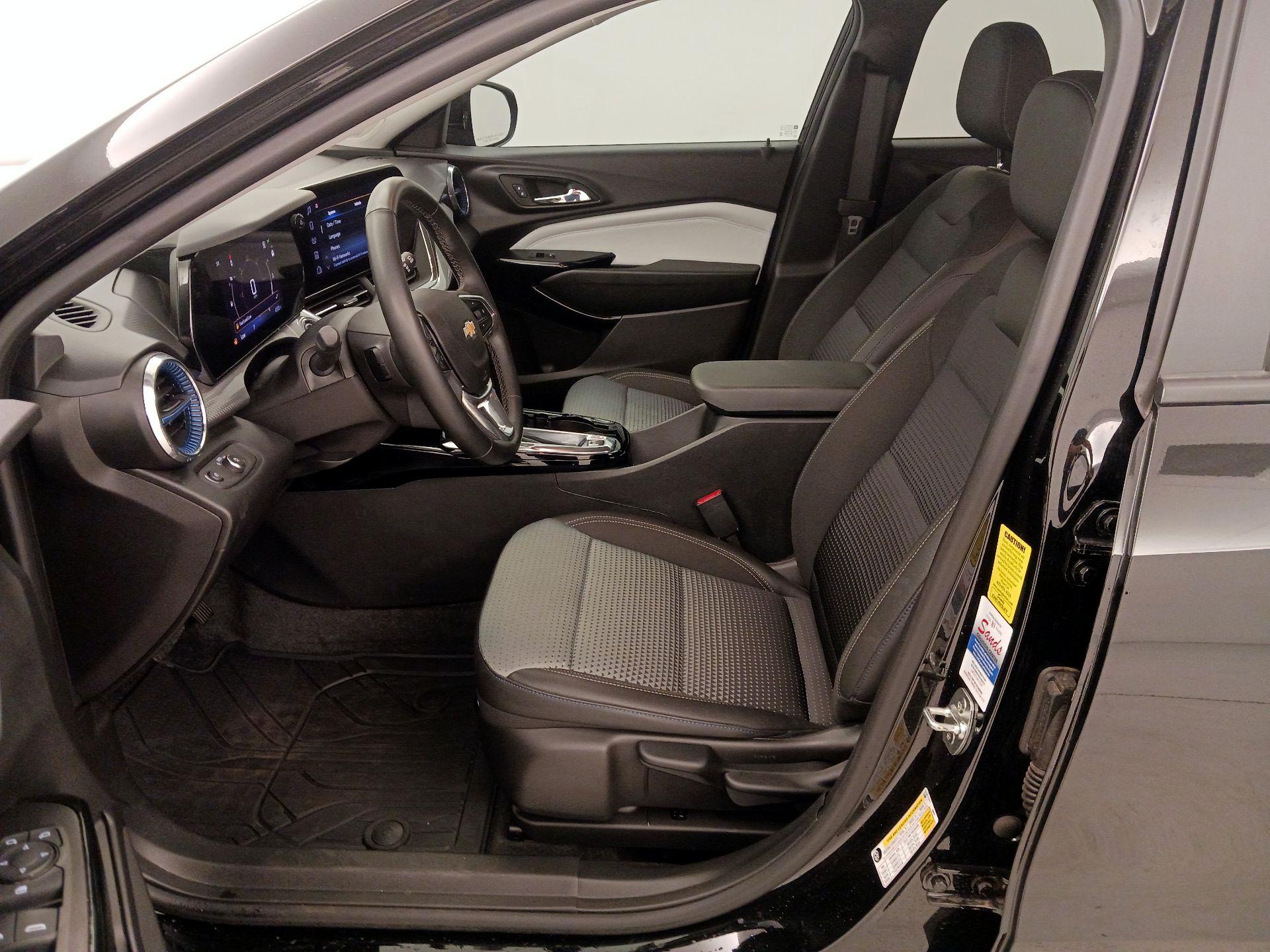 Thumbnail: 2025 Chevrolet Trax - 11