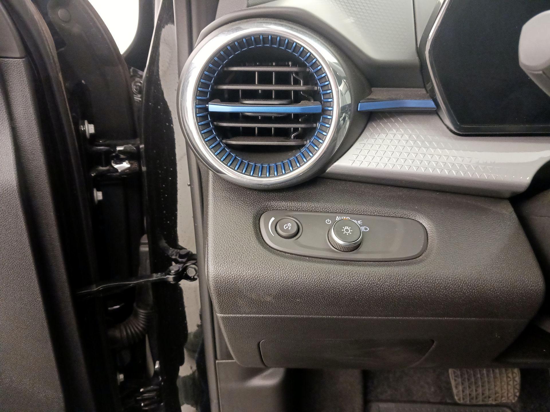 Thumbnail: 2025 Chevrolet Trax - 13