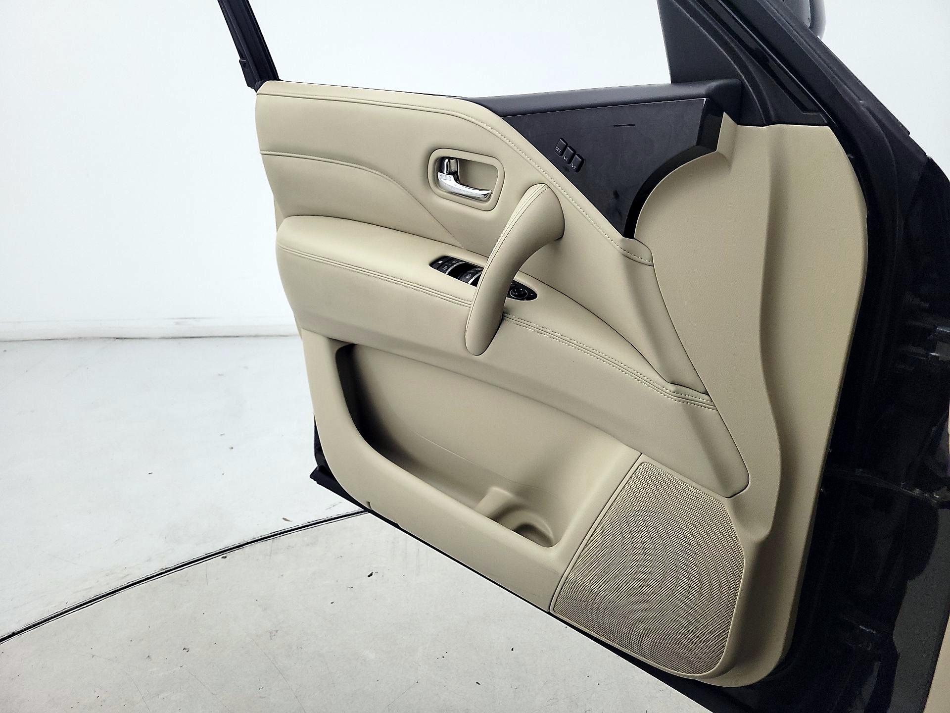 Thumbnail: 2023 INFINITI QX80 - 12