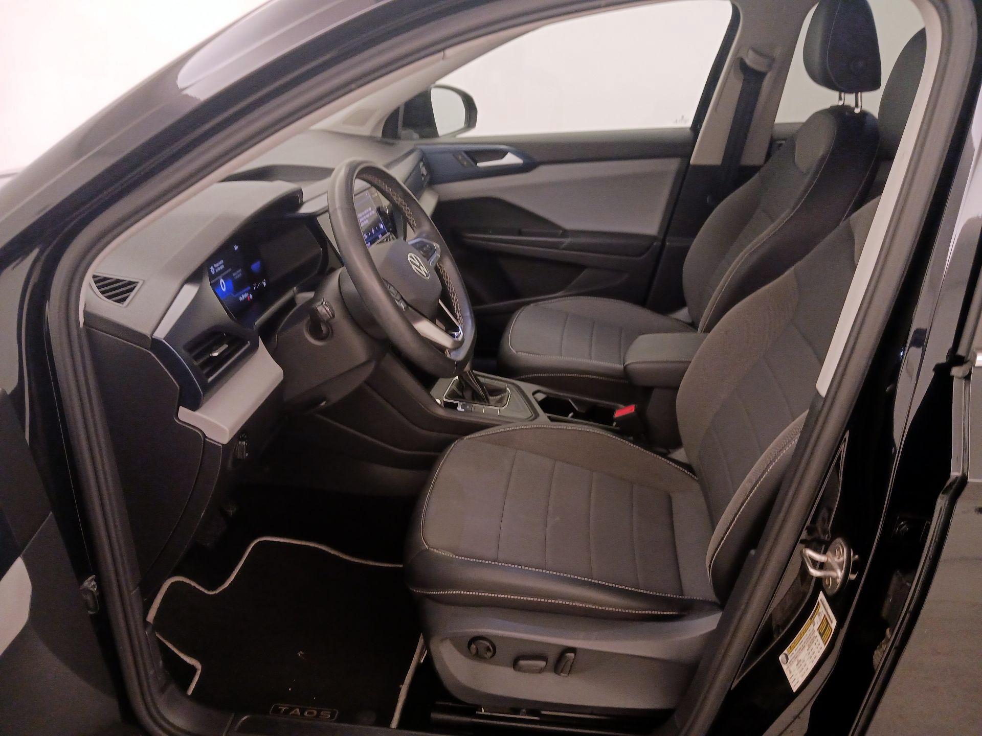 Thumbnail: 2022 Volkswagen Taos - 11