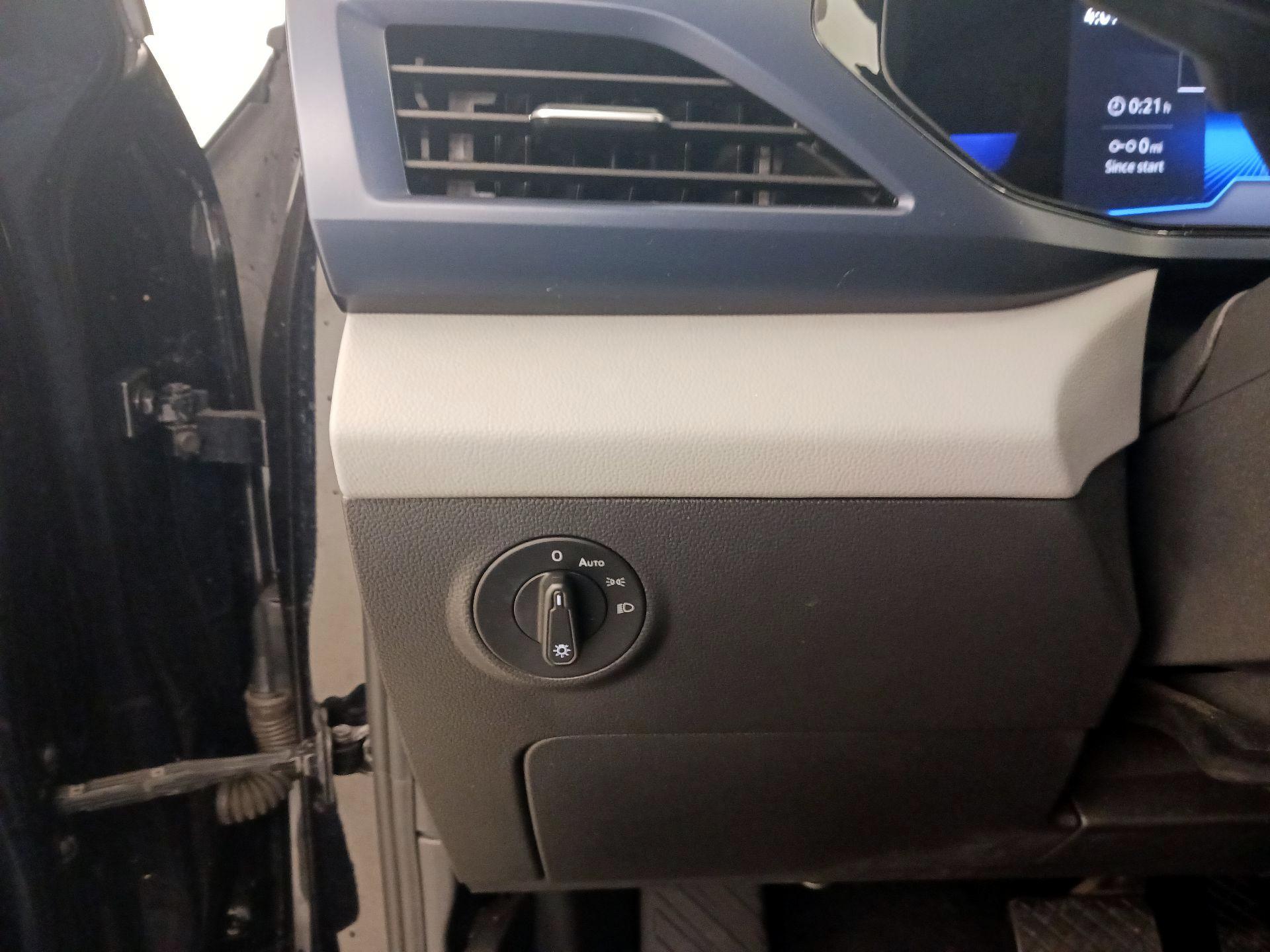 Thumbnail: 2022 Volkswagen Taos - 13