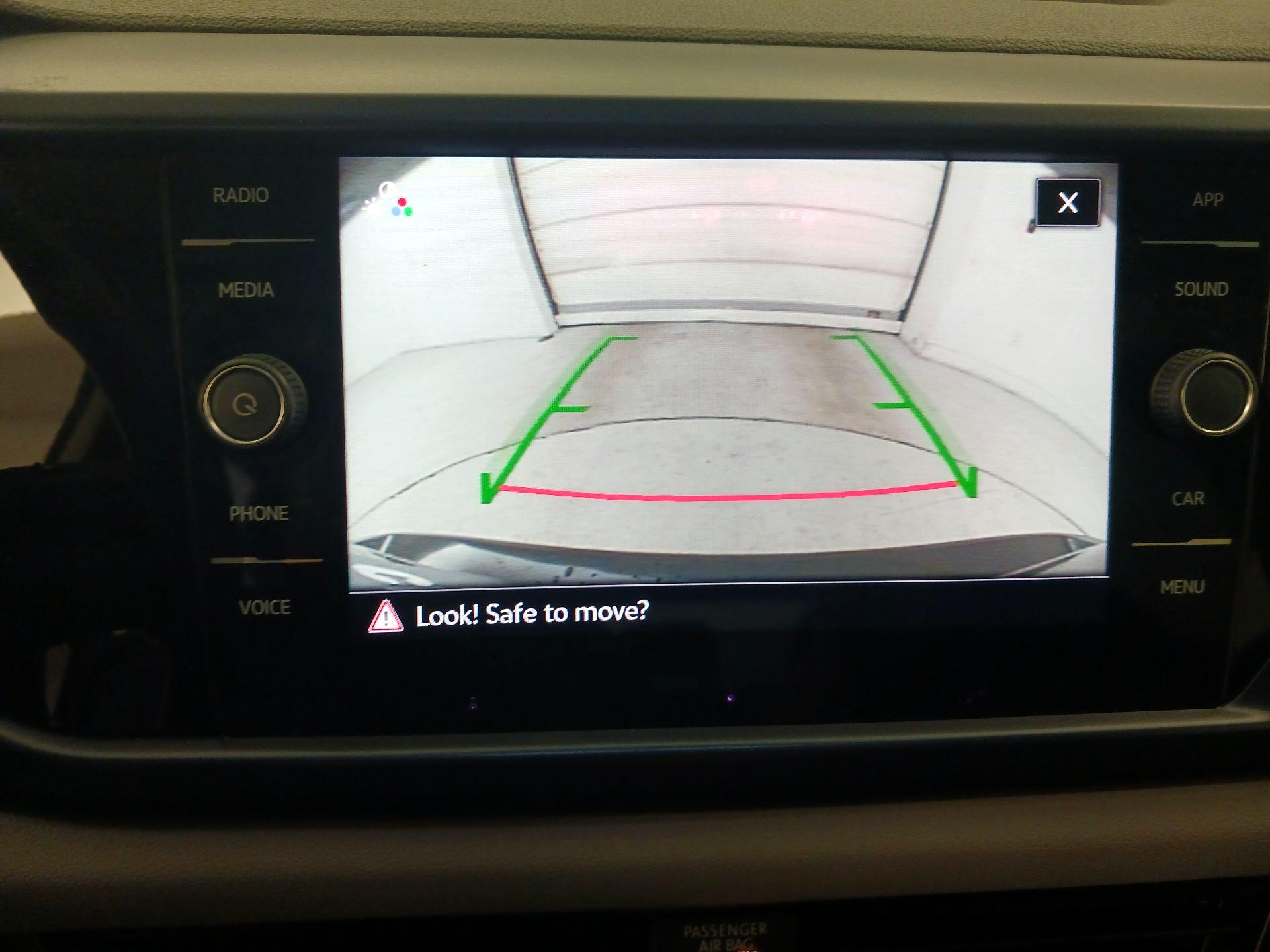 Thumbnail: 2022 Volkswagen Taos - 14